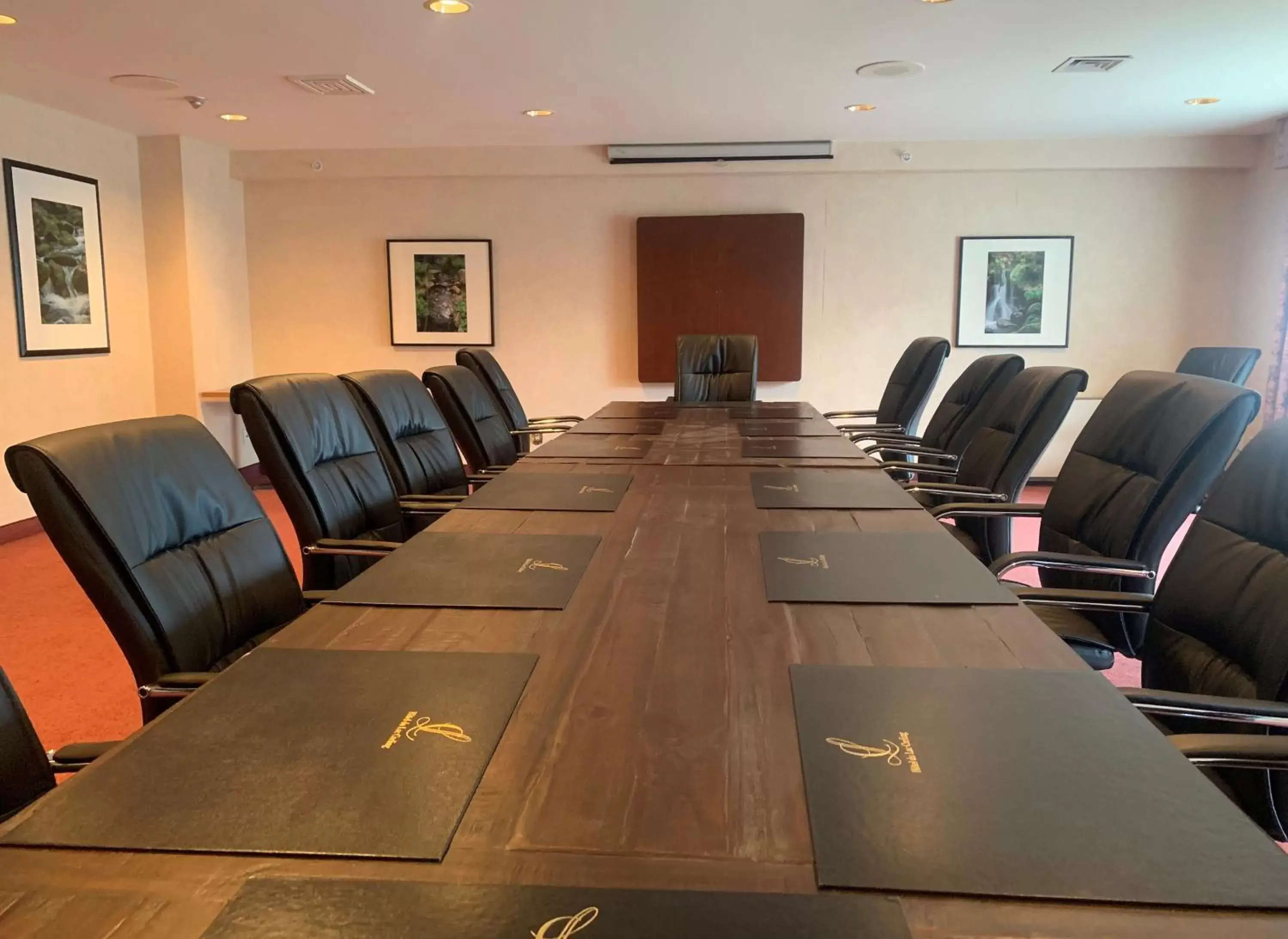 Meeting/conference room in Hôtel et centre de villégiature du lac Carling