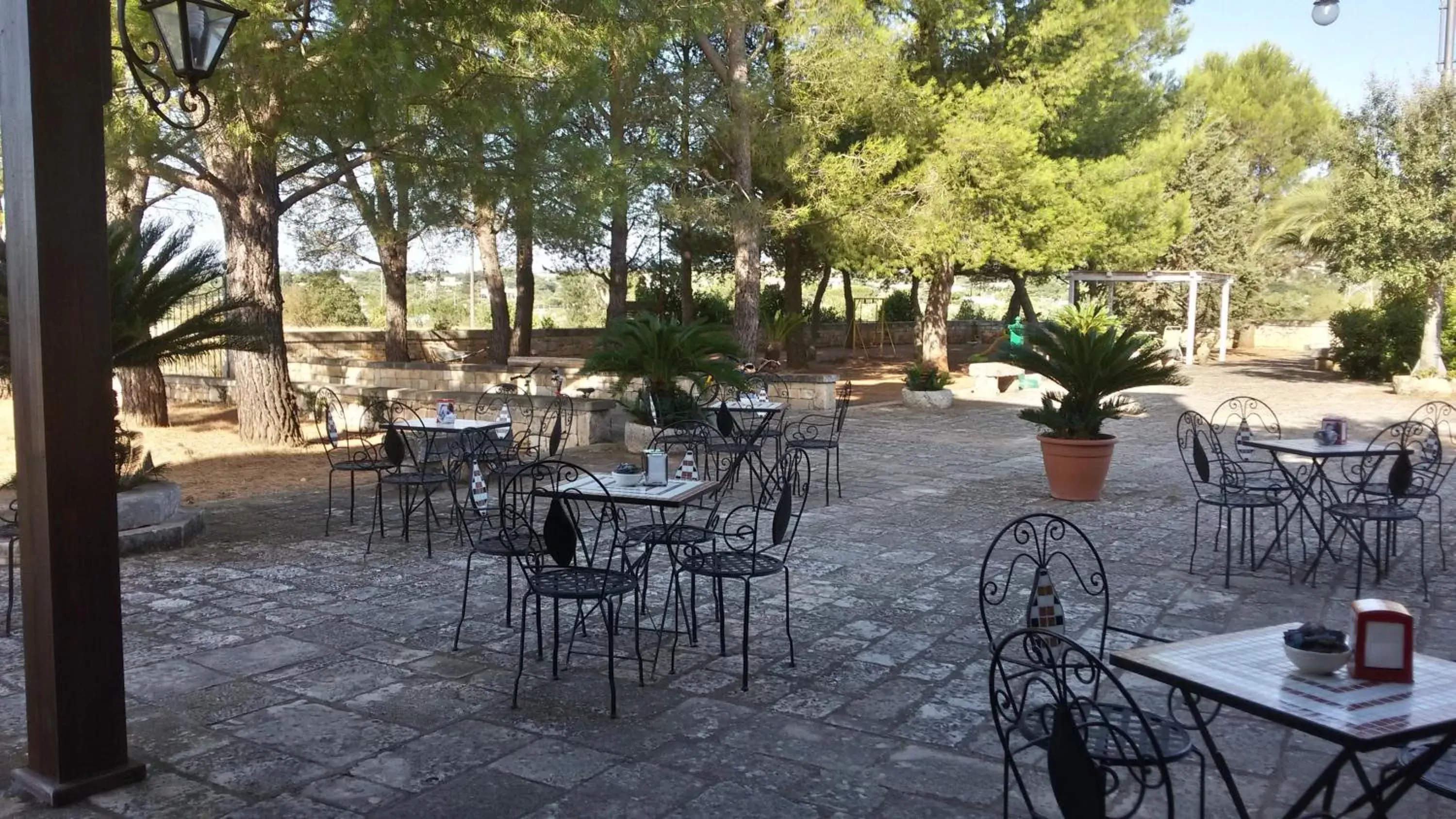 Day, Restaurant/Places to Eat in Masseria Tolla