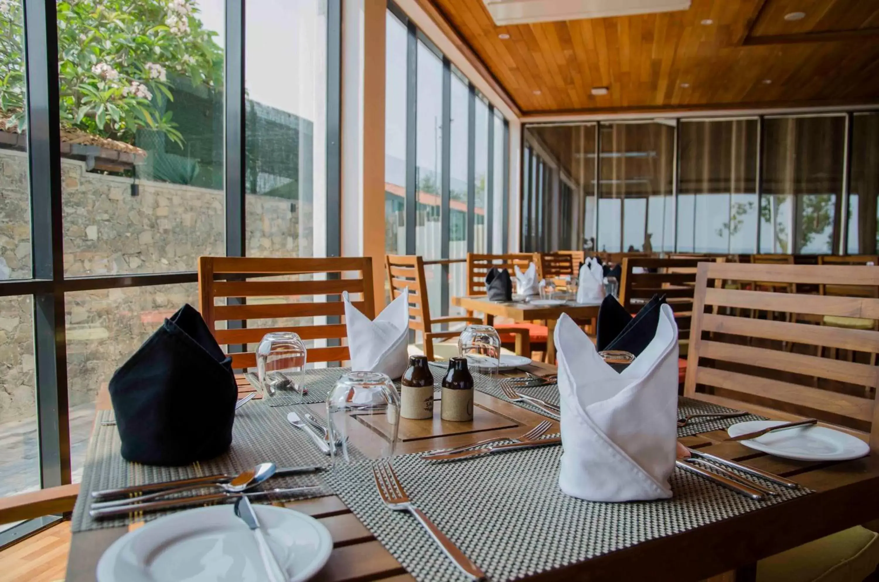 Restaurant/places to eat in Regenta Arie Lagoon Negombo Restaurant/places to eat in Regenta Arie Lagoon Negombo