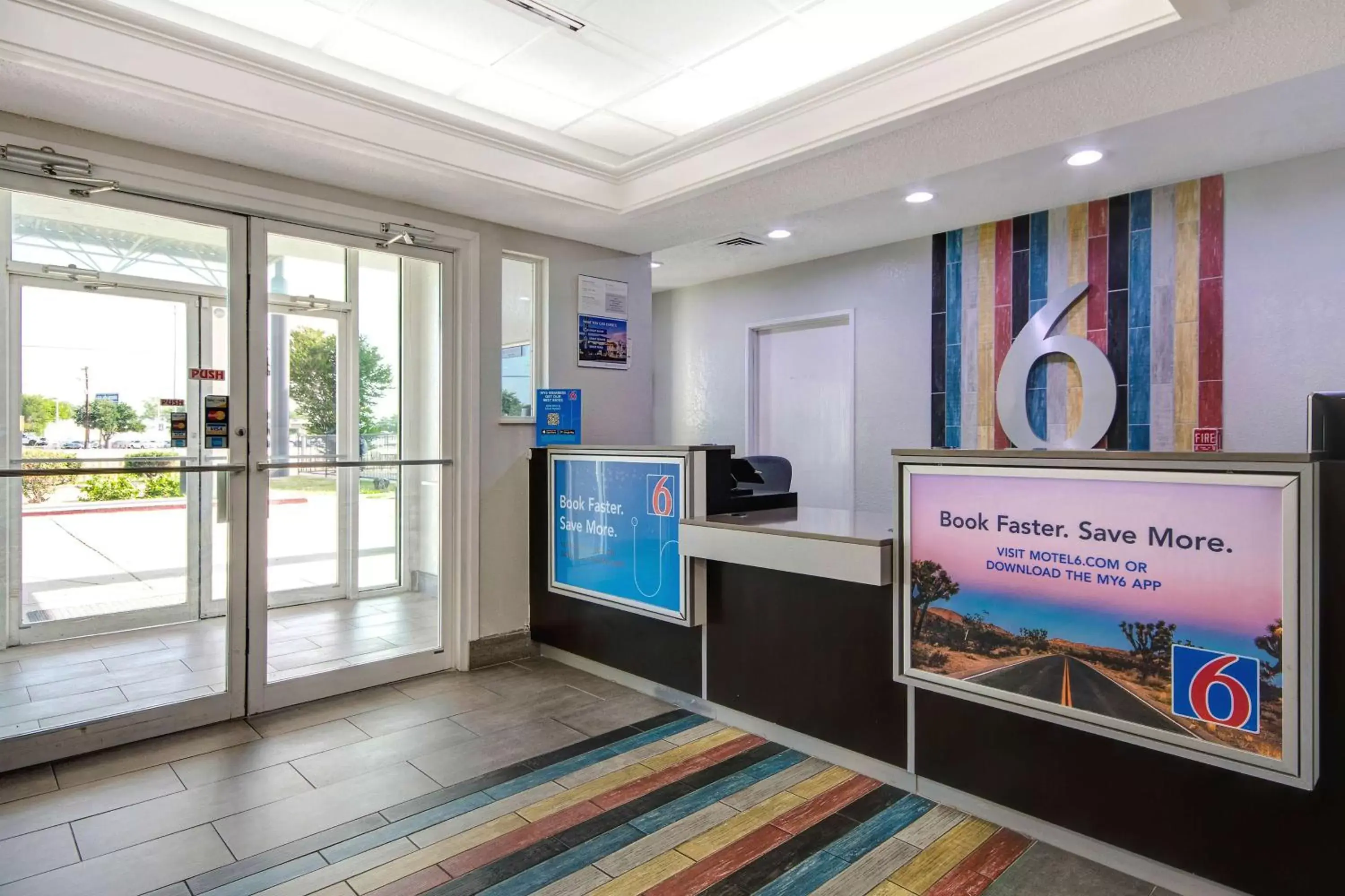 Lobby or reception in Motel 6-San Antonio, TX - South