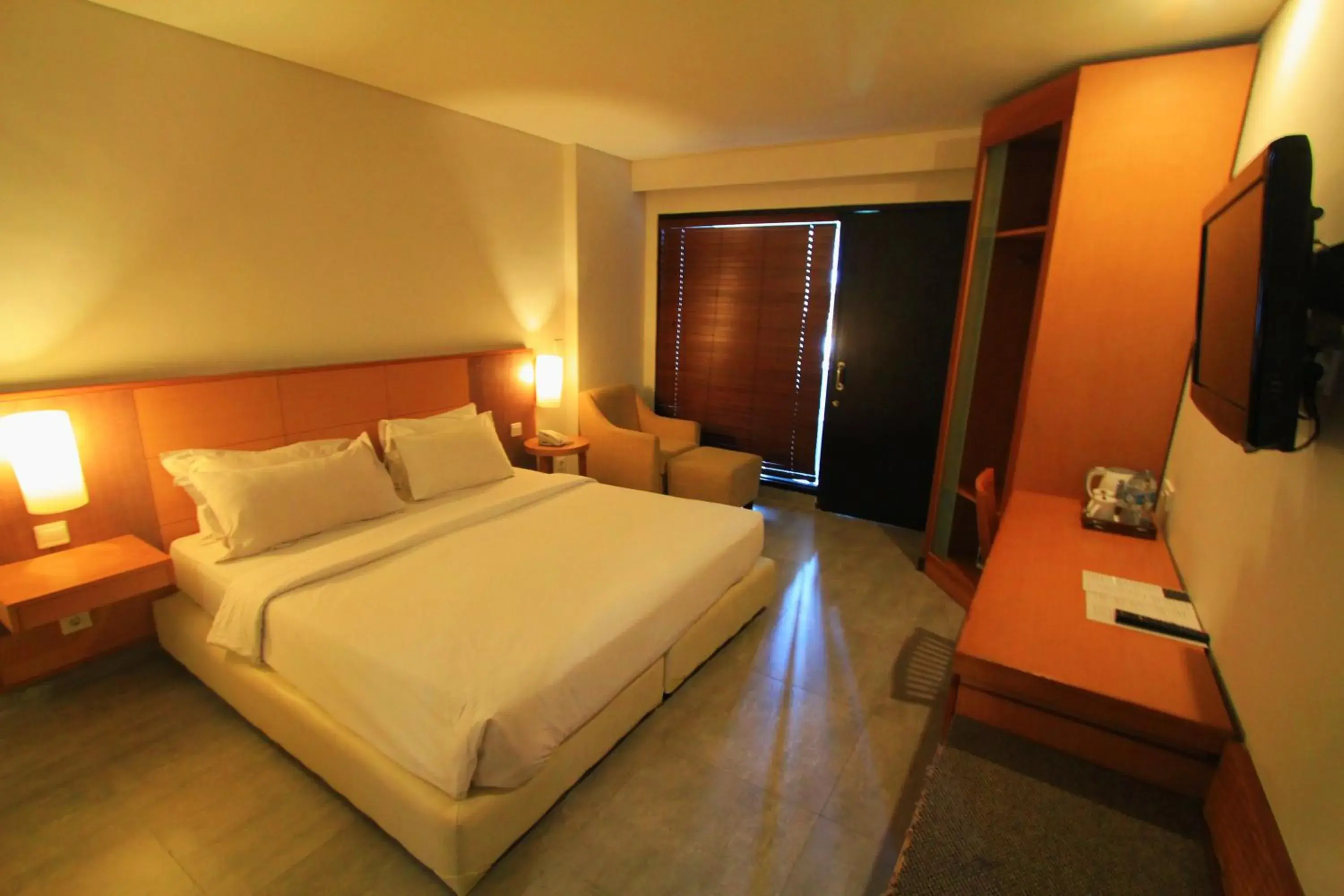 Photo of the whole room, Bed in Dekuta