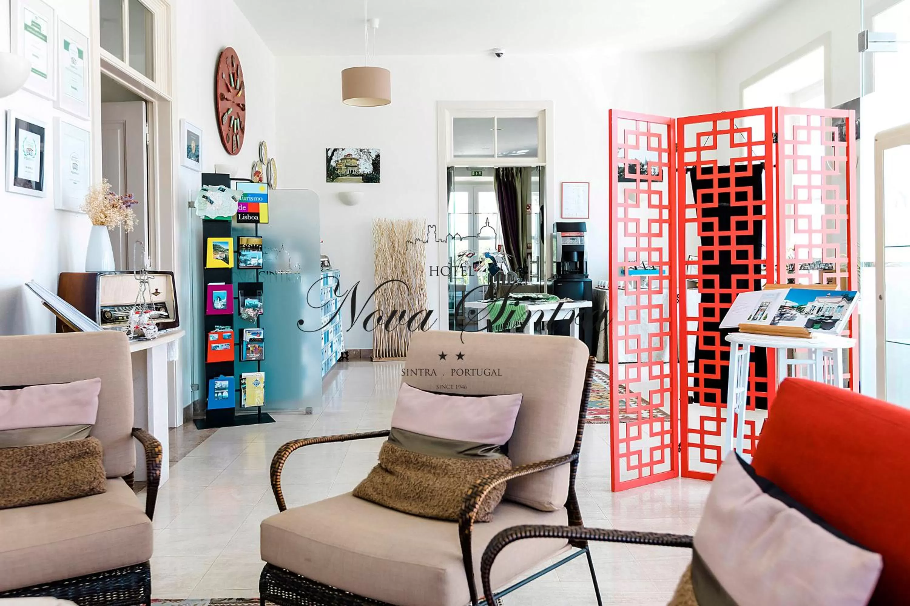 Communal lounge/ TV room in Hotel Nova Sintra - Adults only