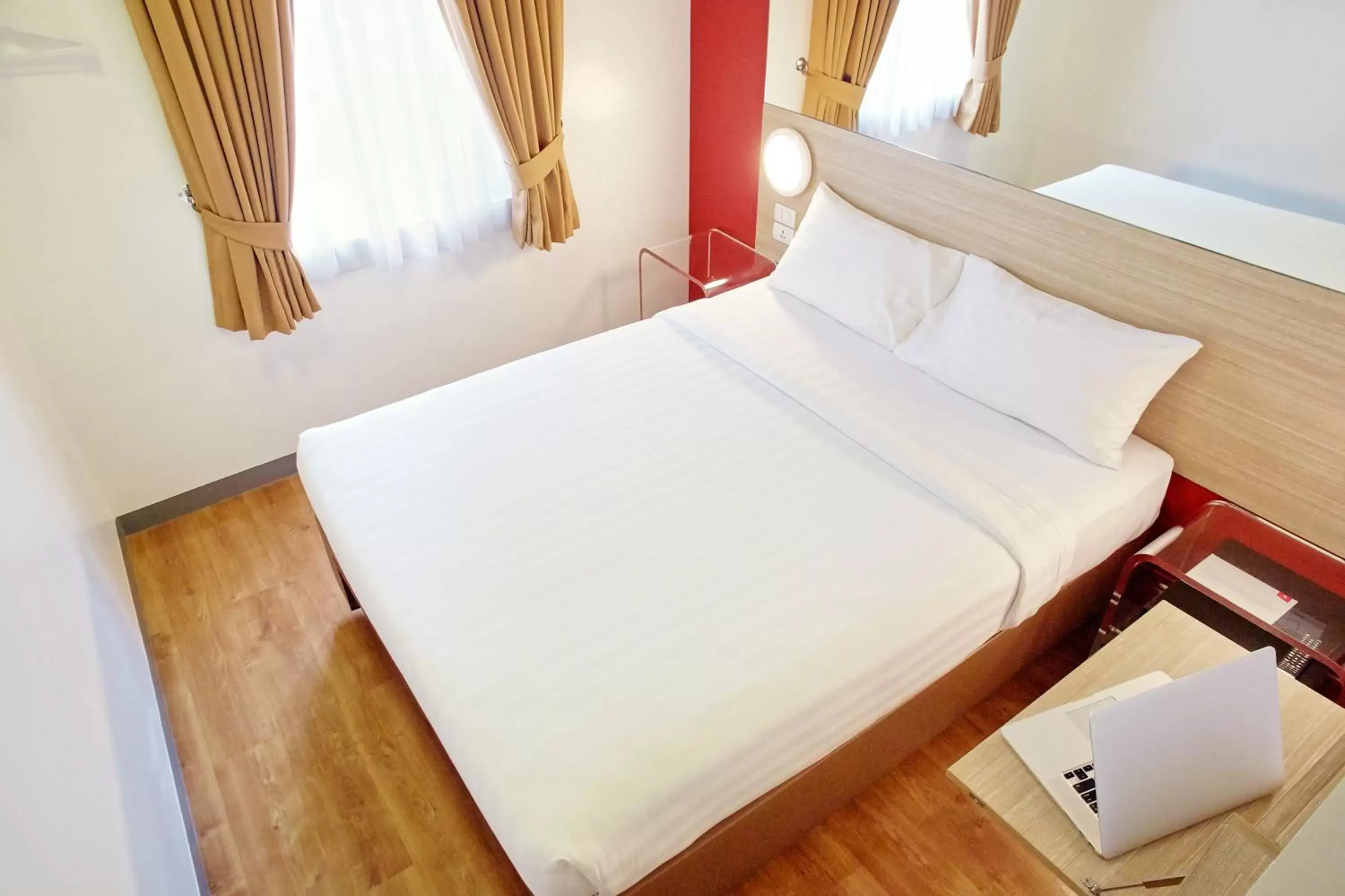 Bed in Red Planet Davao