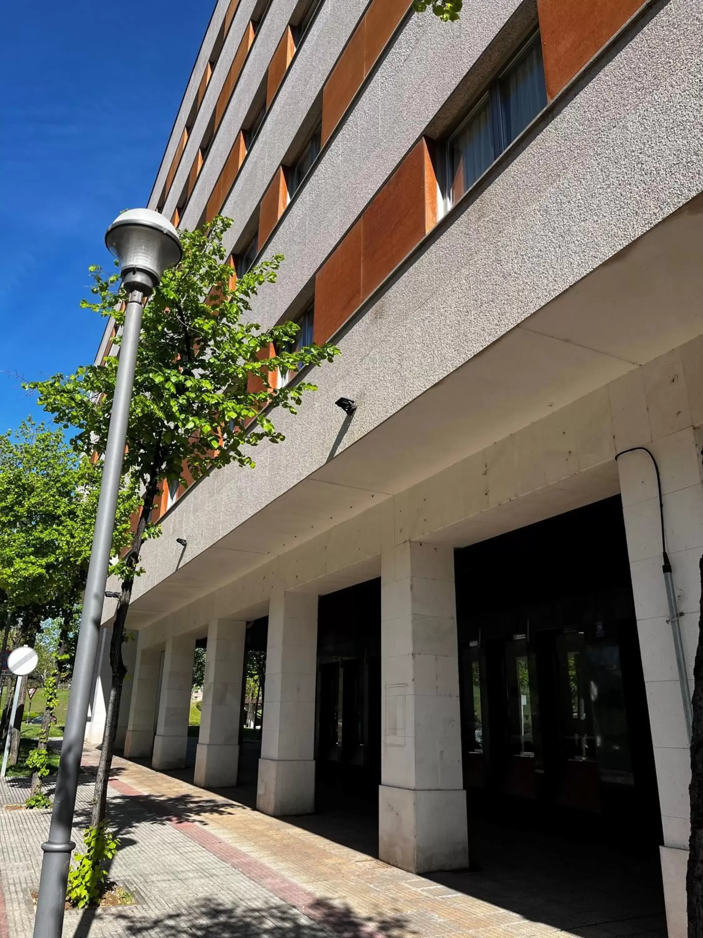 Property Building in Hotel Logroño Parque