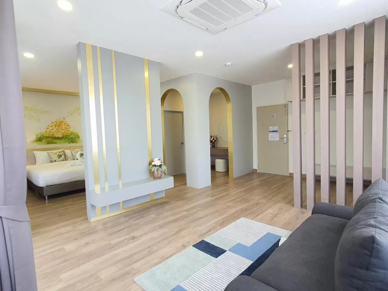 Seating area, Bed in Lueangchan Orchid Hotel