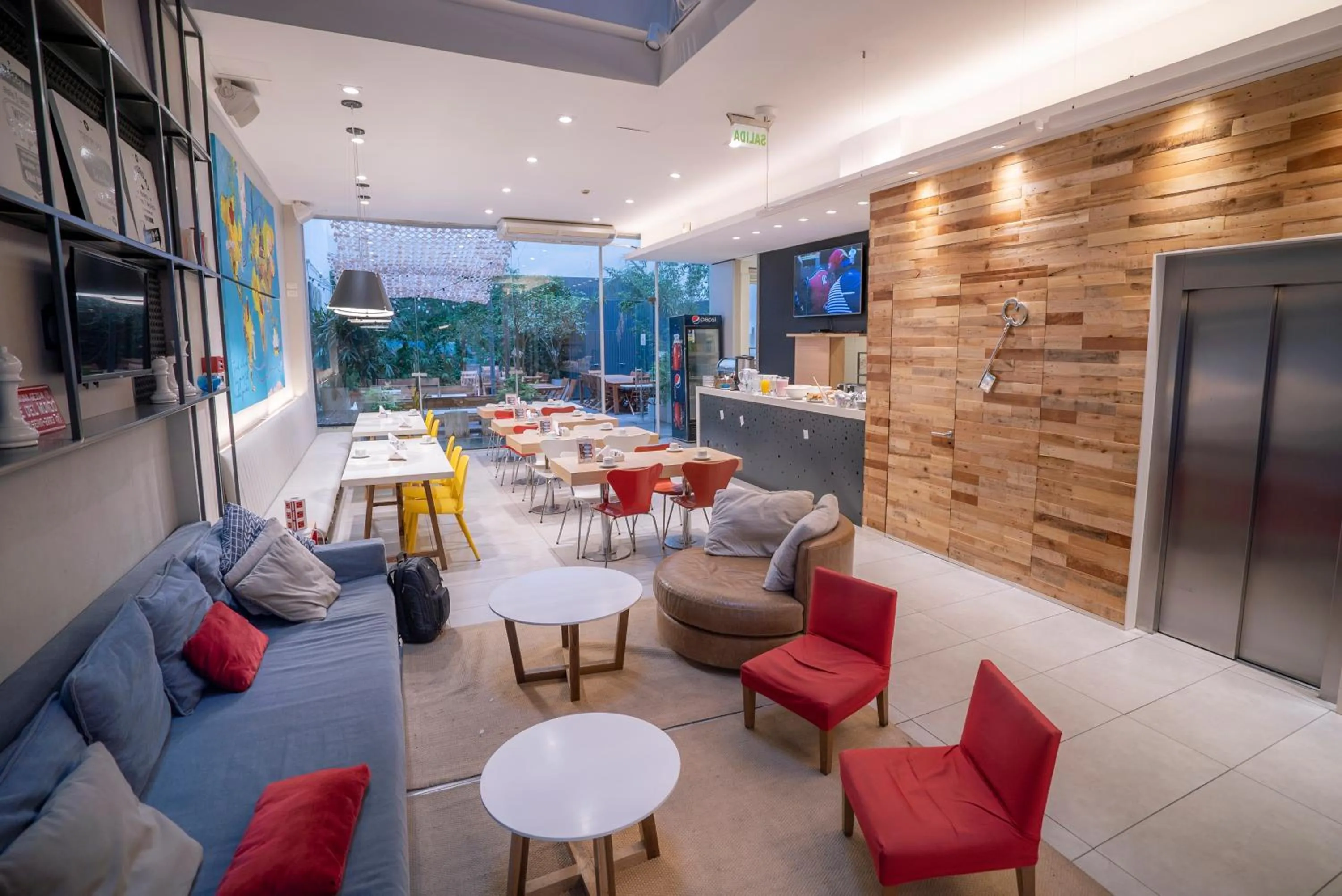 Lounge or bar in America Del Sur Hostel Buenos Aires