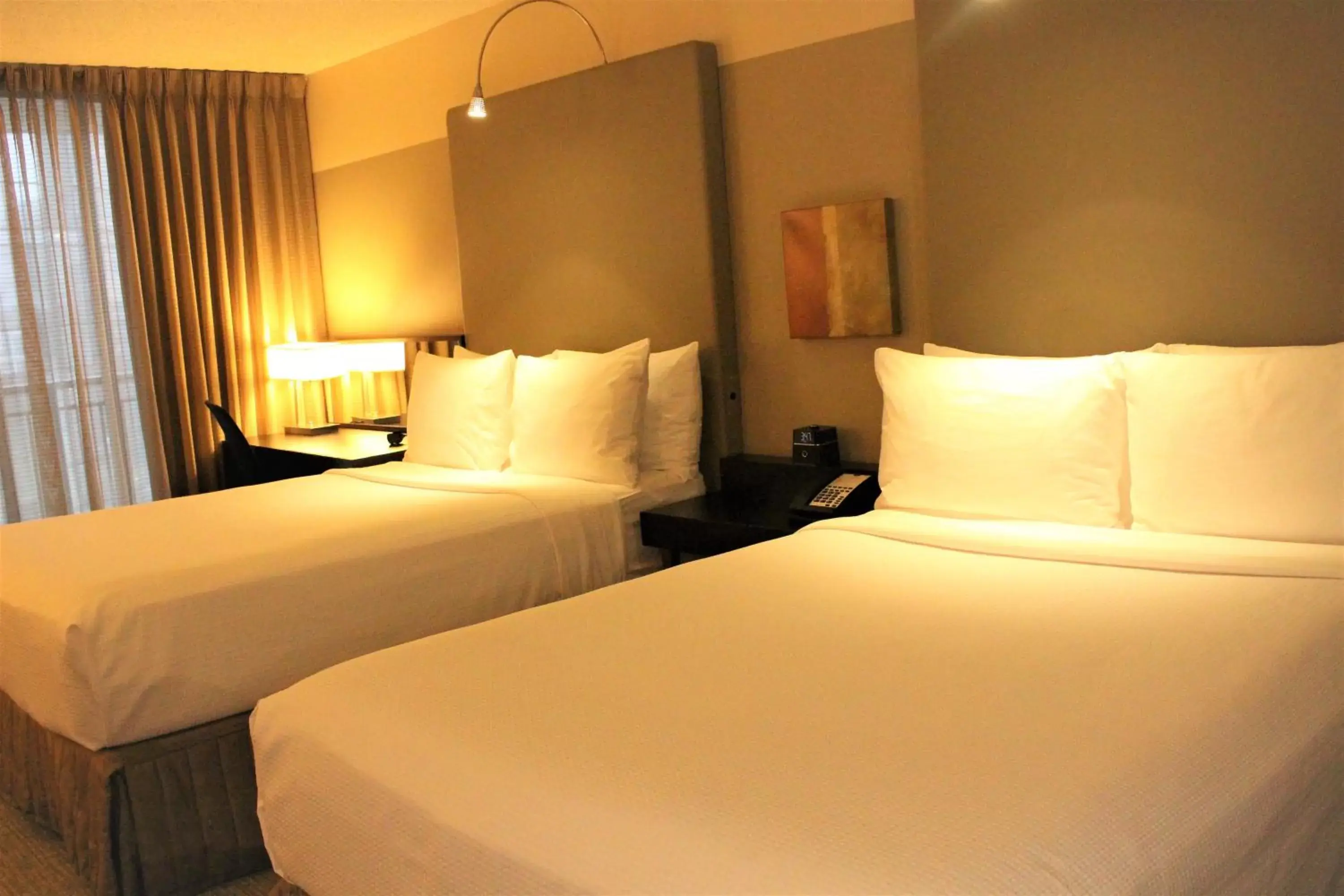 Bed in Crowne Plaza - Chicago West Loop, an IHG Hotel