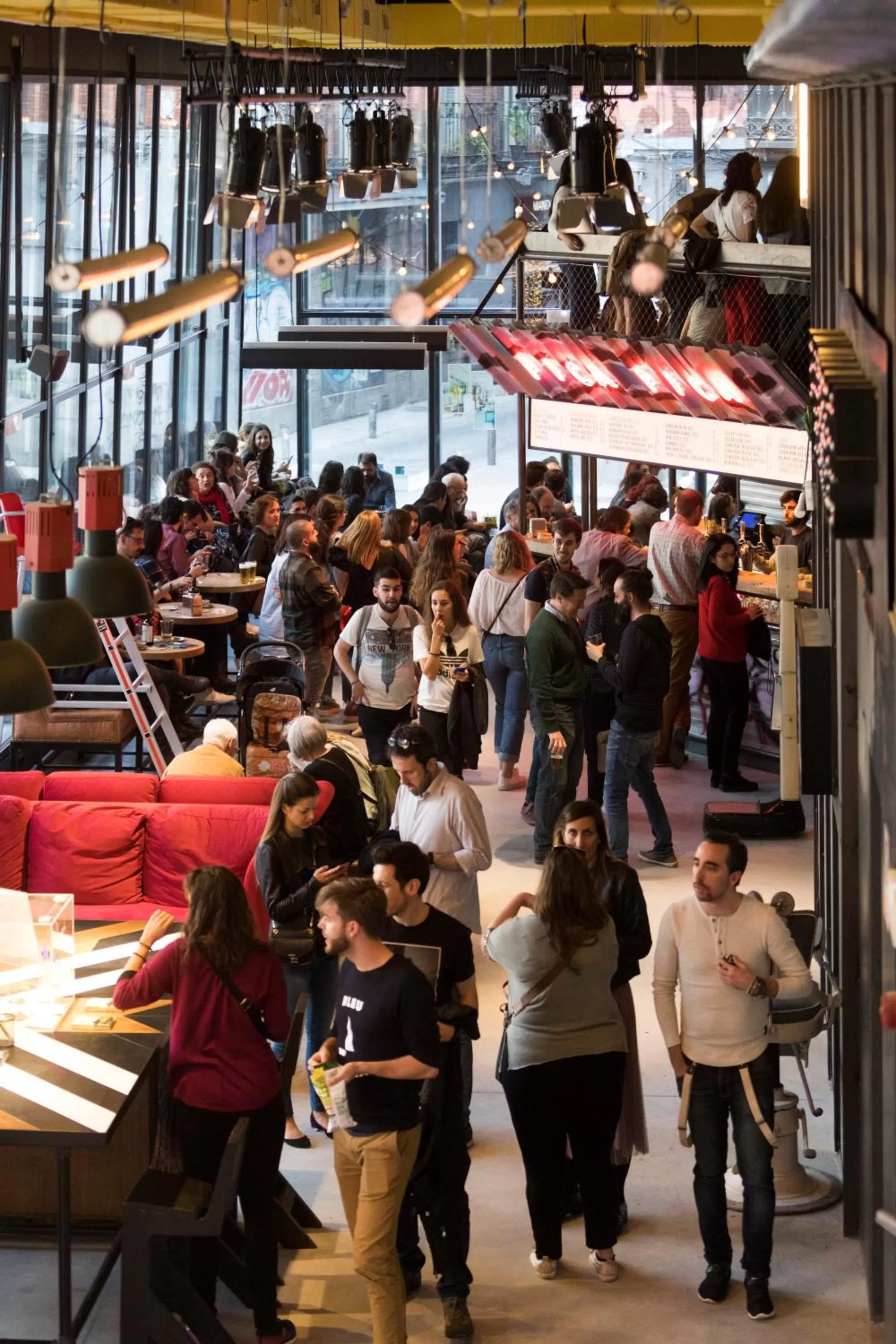 Restaurant/places to eat in Bastardo Hostel