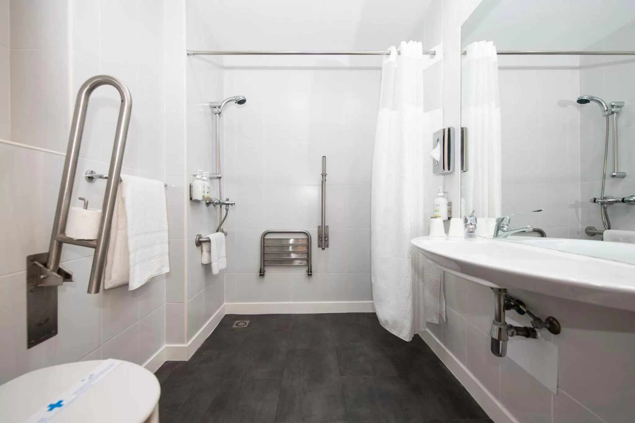 Bathroom in Holiday Inn Express Barcelona City 22@ by IHG