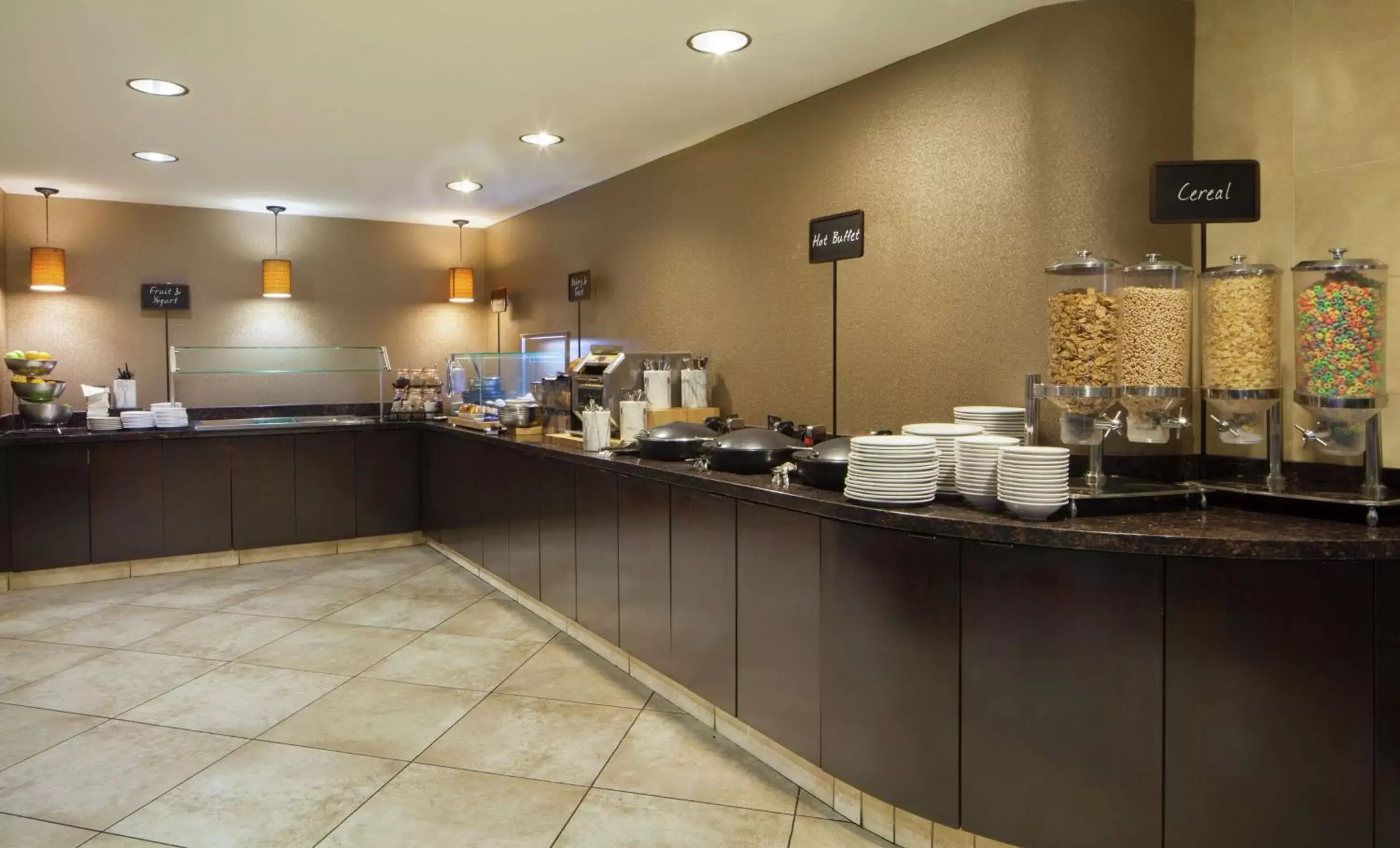 Dining area, Restaurant/Places to Eat in Embassy Suites by Hilton Philadelphia Airport