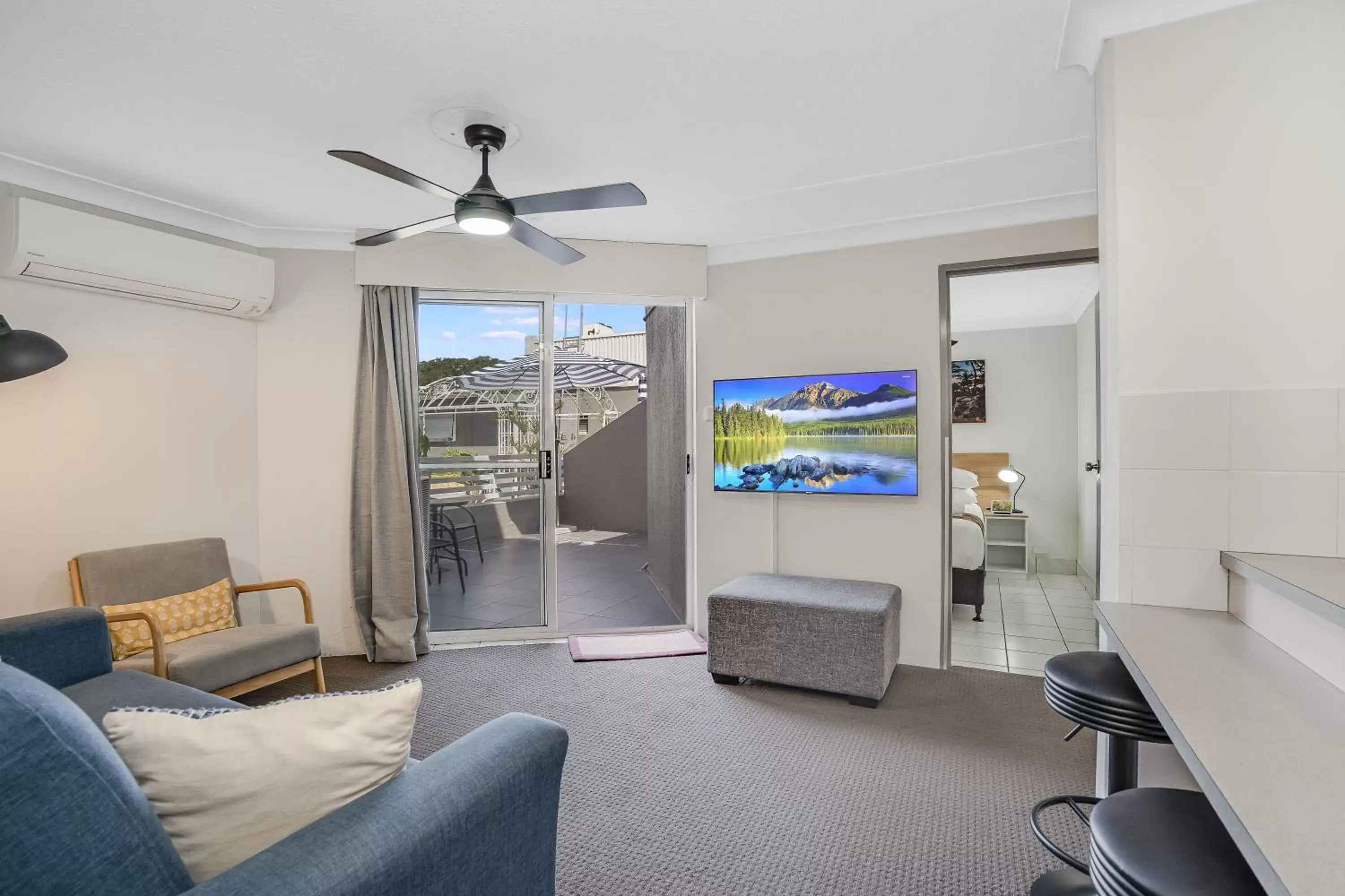 Living room, Seating Area in Nelson Towers Motel & Apartments