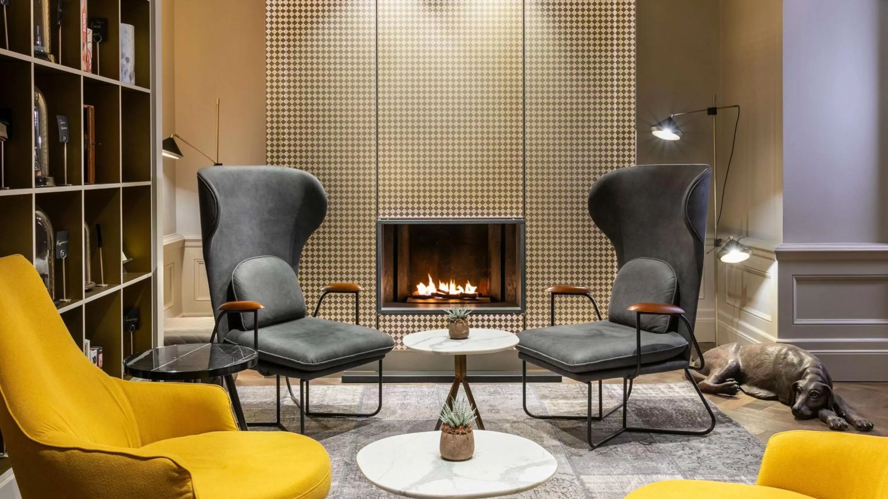 Lounge or bar in Holmes Hotel London