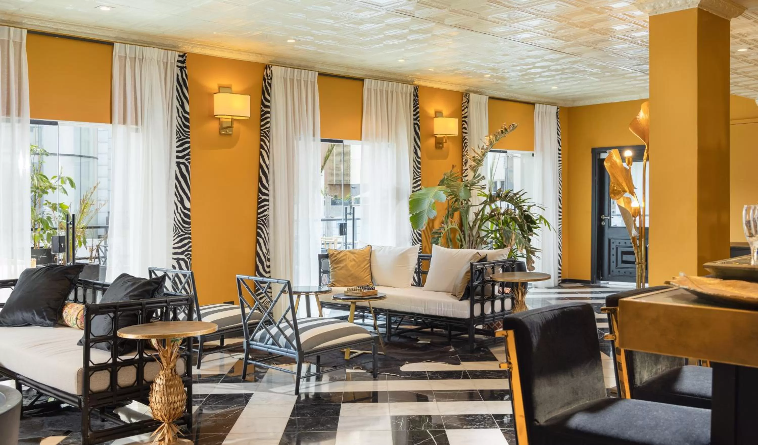 Lobby or reception in Brown Golden House, a member of Brown Hotels