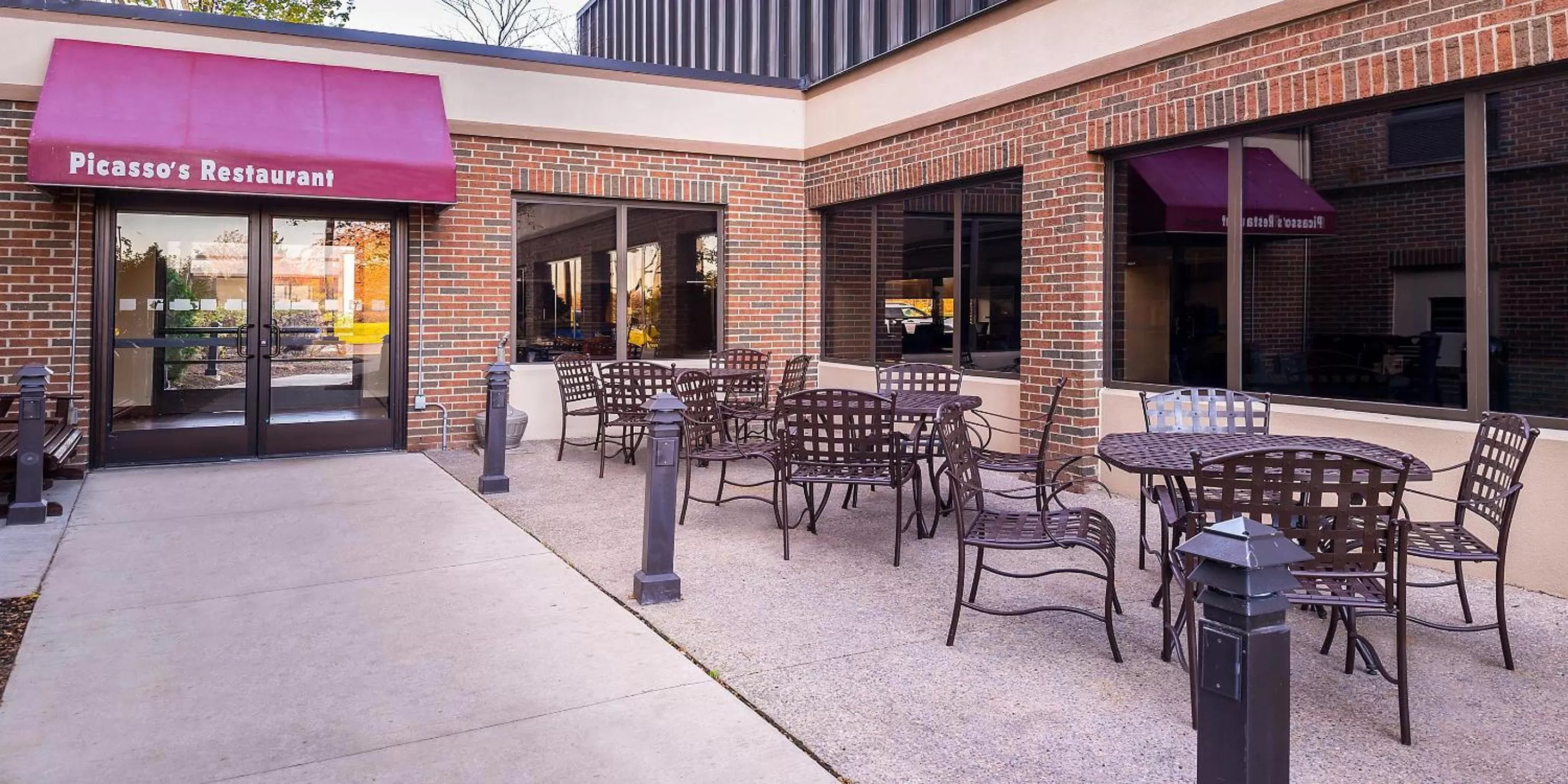 Restaurant/places to eat in Holiday Inn Hotel & Suites Warren by IHG