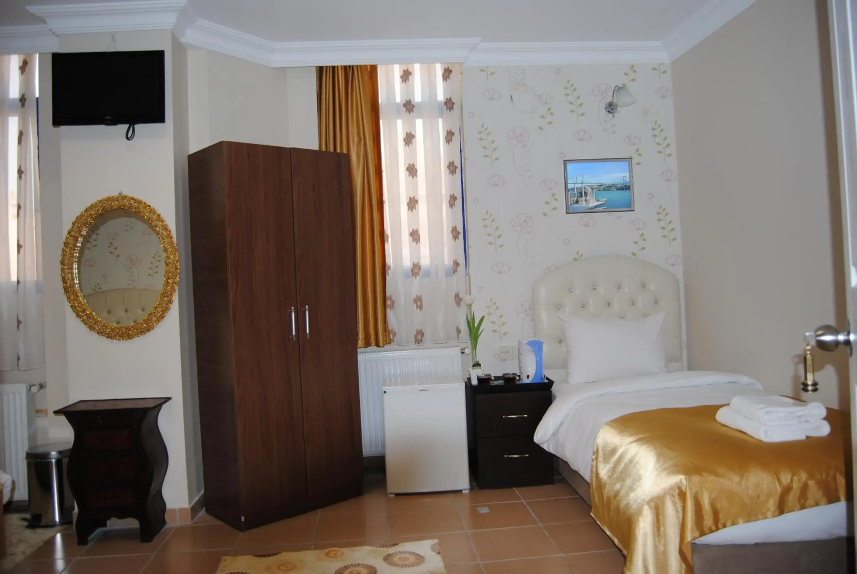 TV and multimedia, Bed in Lotus Hotel TV and multimedia, Bed in Lotus Hotel