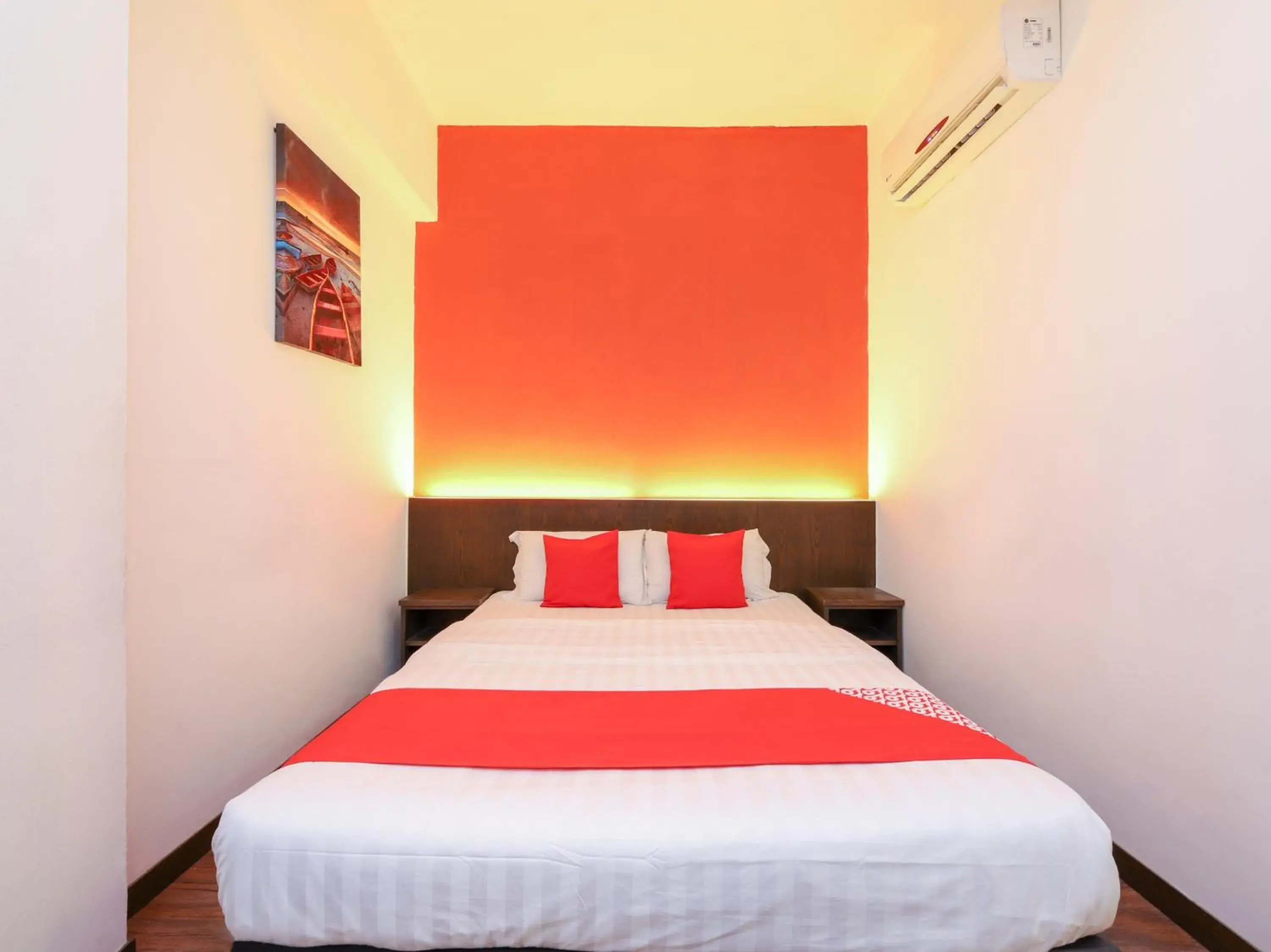 Bedroom, Bed in OYO 724 Hotel Madras