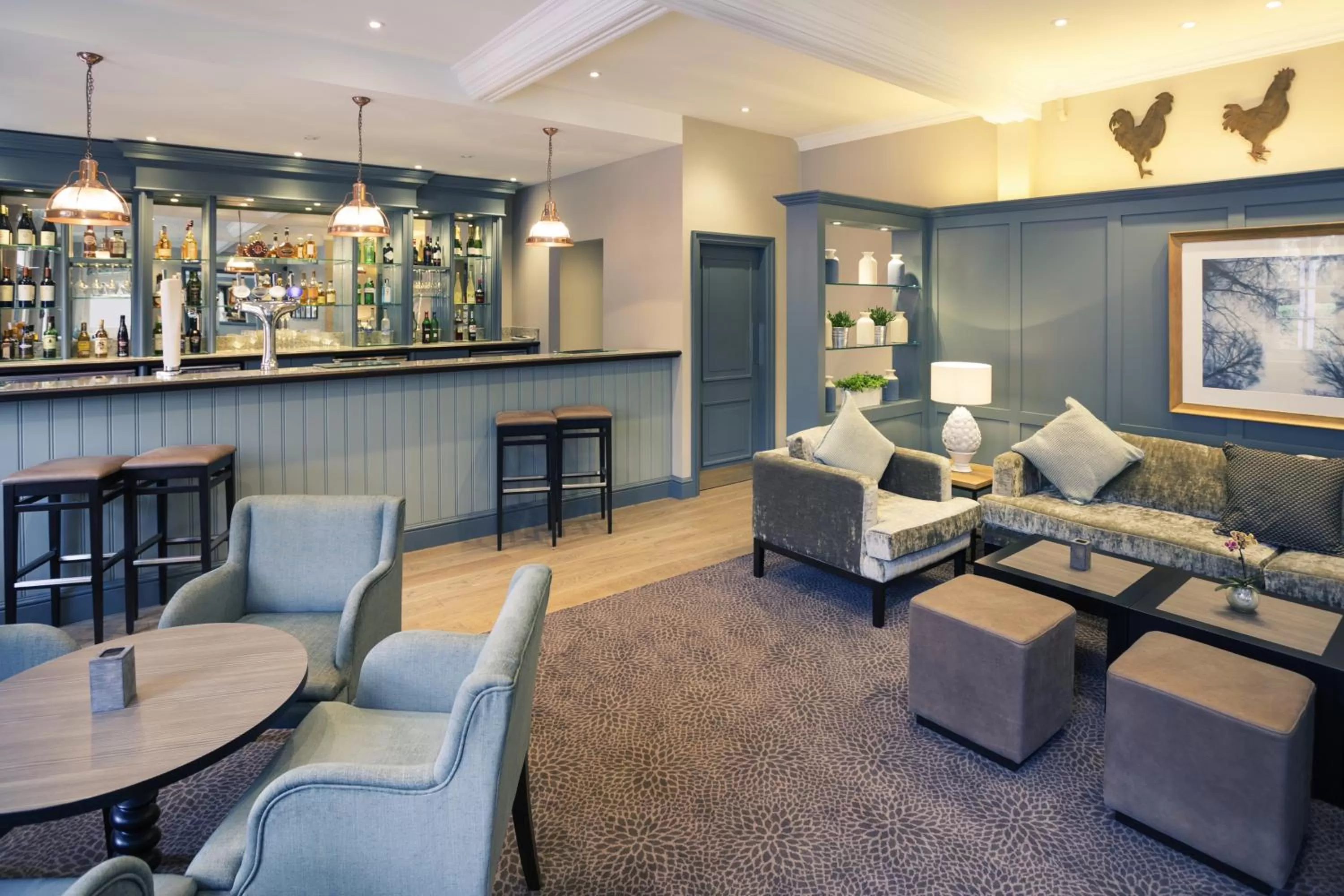 Lounge or bar in Sunday Box Hill Burford Bridge Hotel