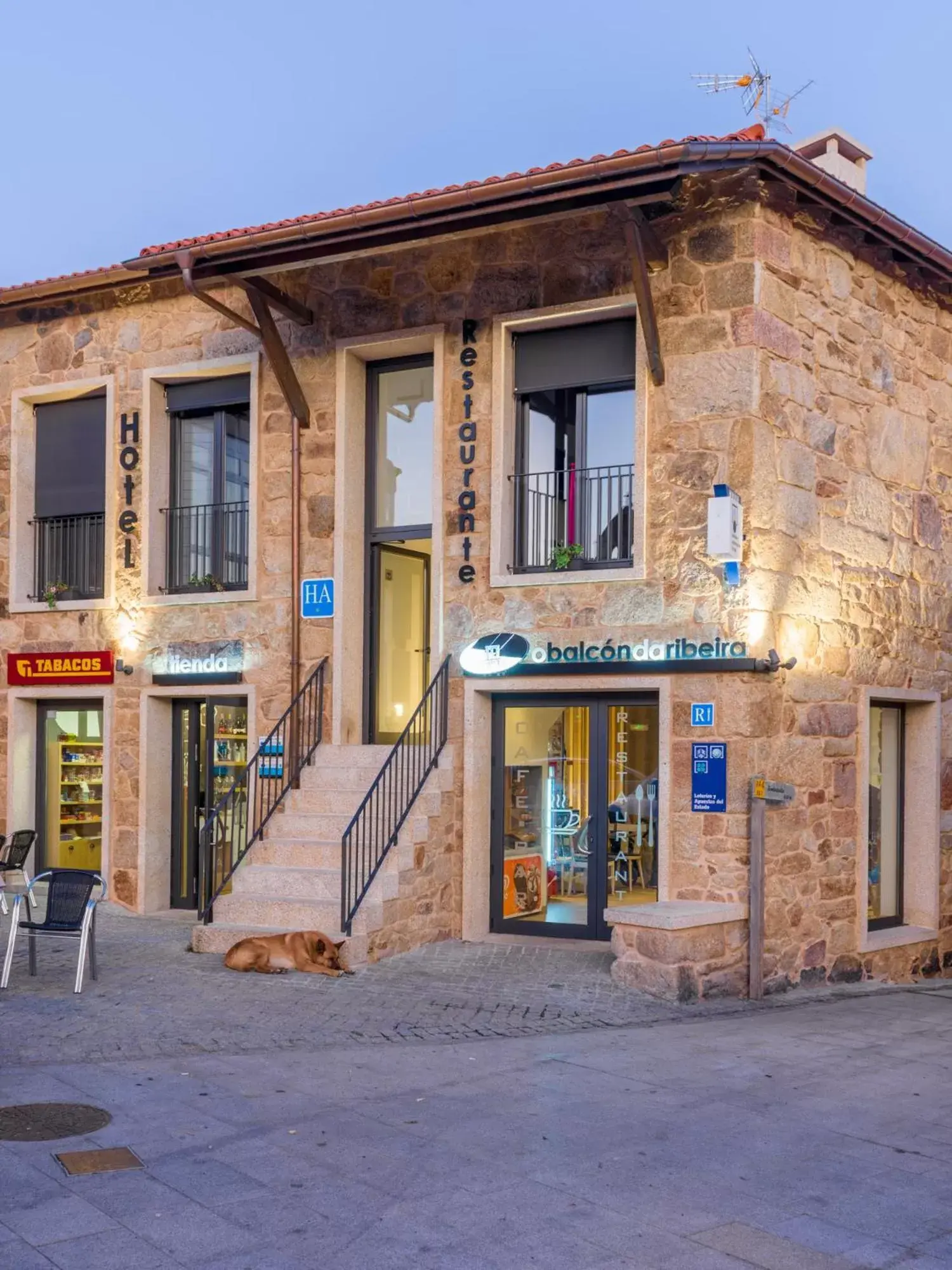 Property Building in O balcón da ribeira