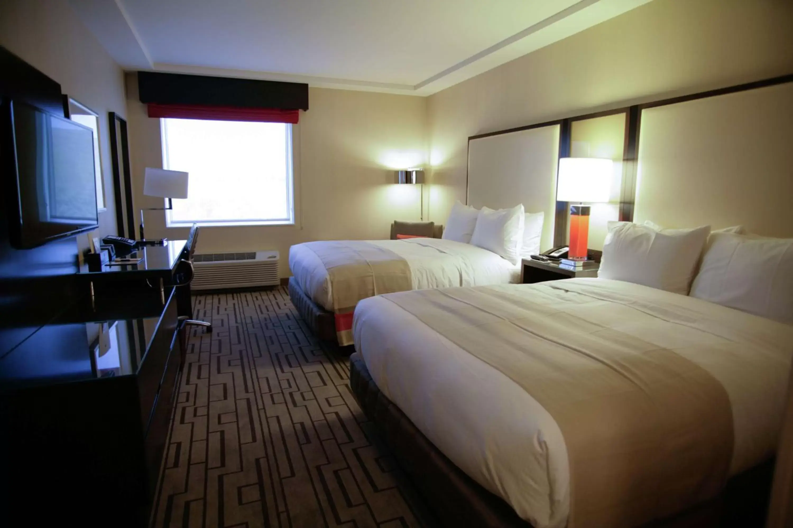 Queen Suite with Sofa Bed in DoubleTree by Hilton Hotel Bristol Queen Suite with Sofa Bed in DoubleTree by Hilton Hotel Bristol