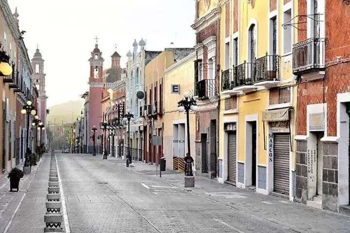 Nearby landmark, Neighborhood in Metropolis Suites Ejecutivas