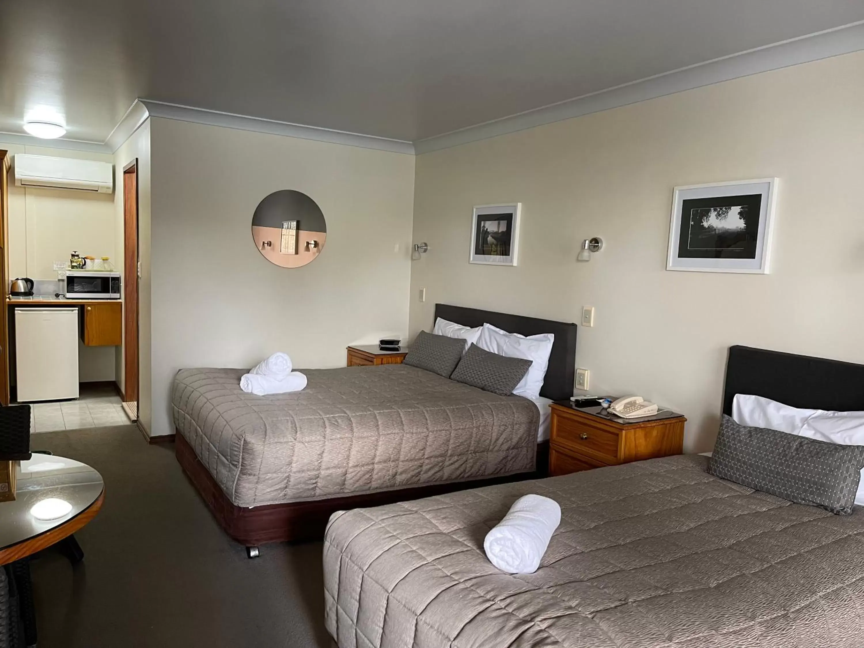 Bedroom, Bed in Sandstock Motor Inn Armidale