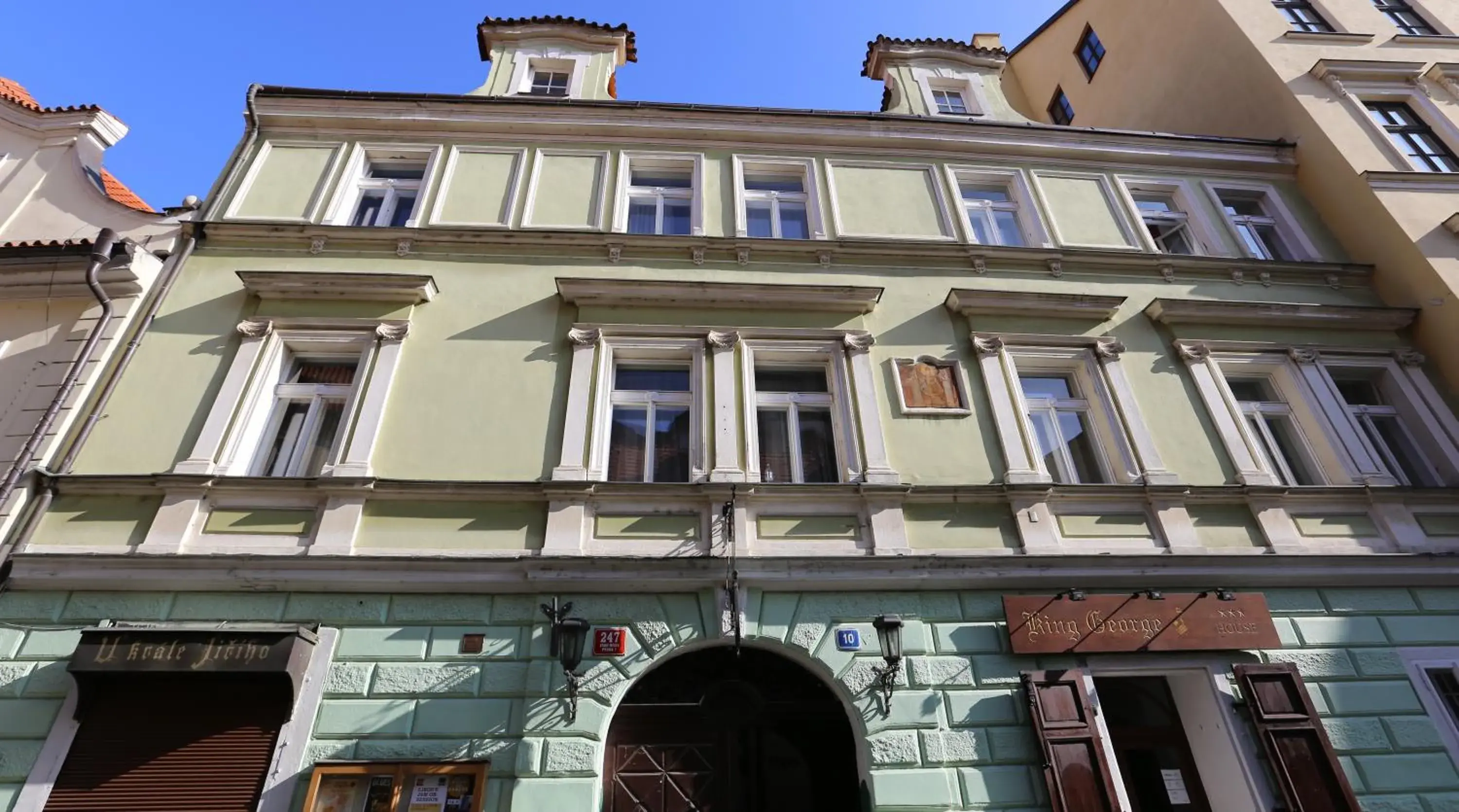 Facade/entrance, Property Building in Hotel King George