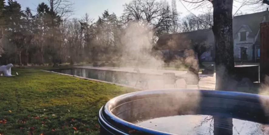 Swimming pool in Loire Valley Lodges - Hotel