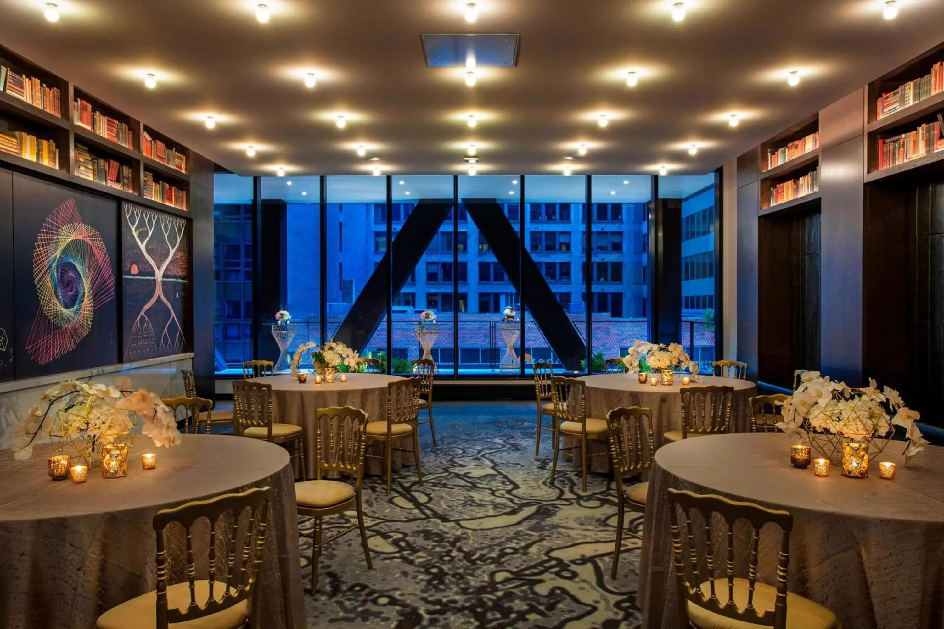 Meeting/conference room, Restaurant/Places to Eat in Hotel EMC2, Autograph Collection