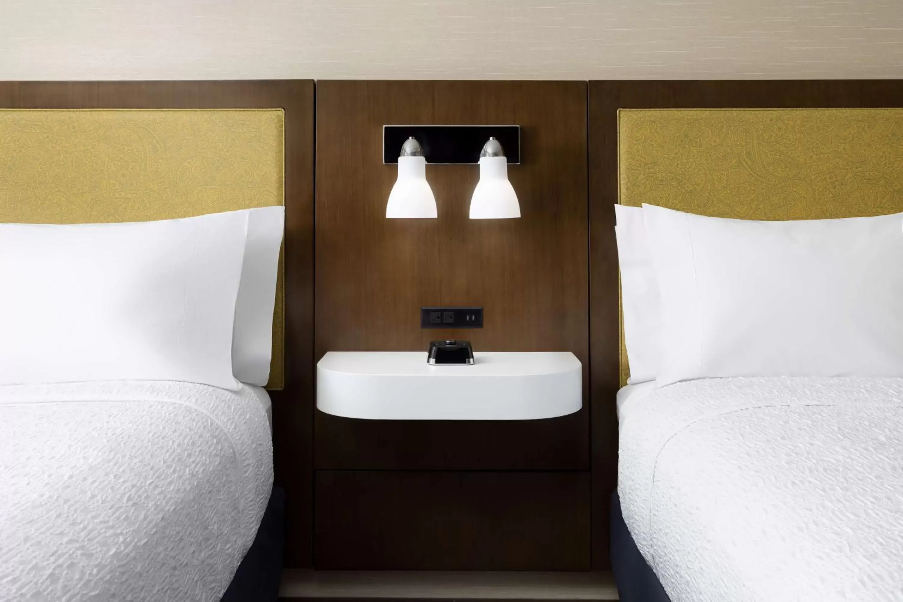 Bed in Hampton Inn Oakhurst-Yosemite Bed in Hampton Inn Oakhurst-Yosemite