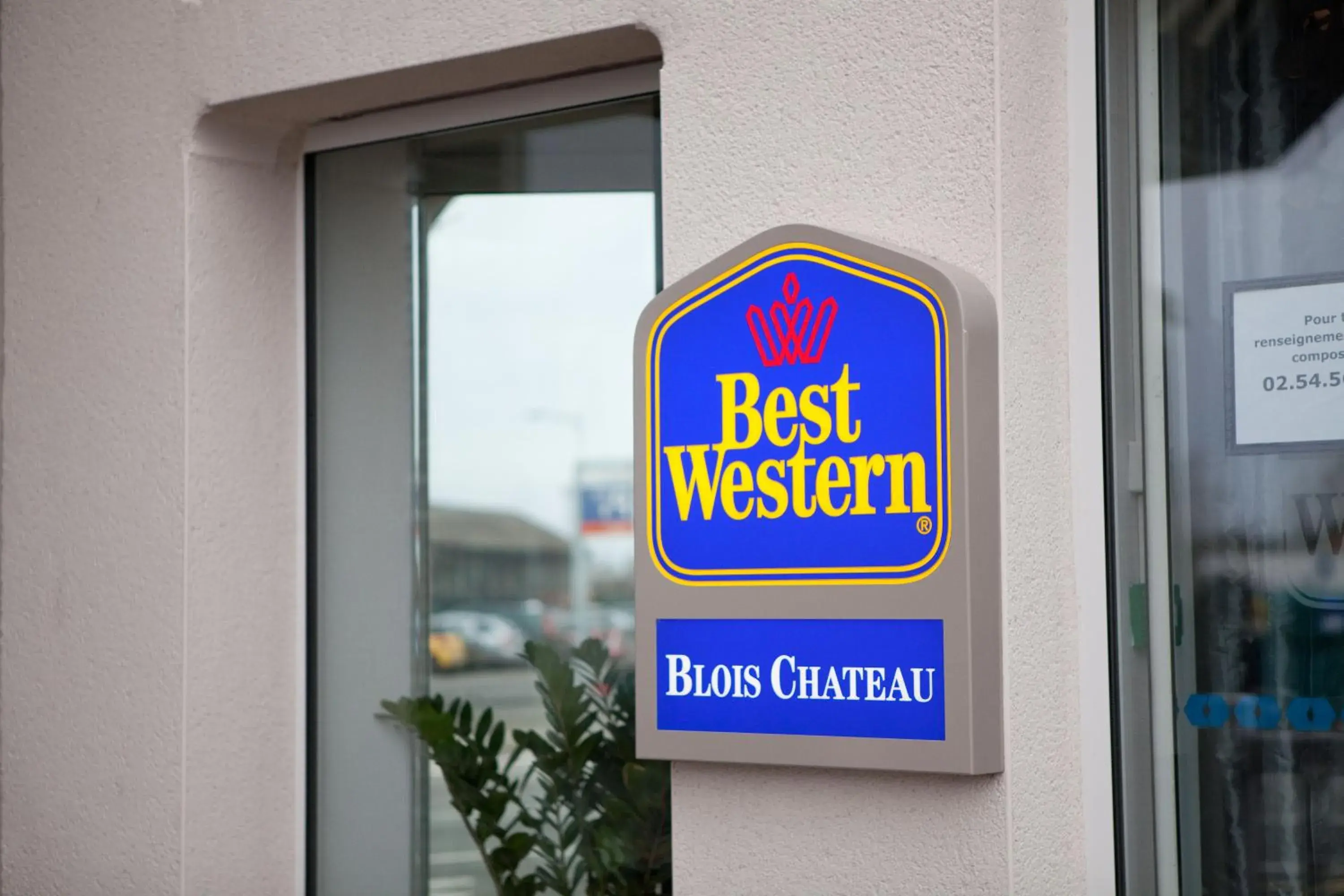 Facade/entrance in Best Western Blois Chateau