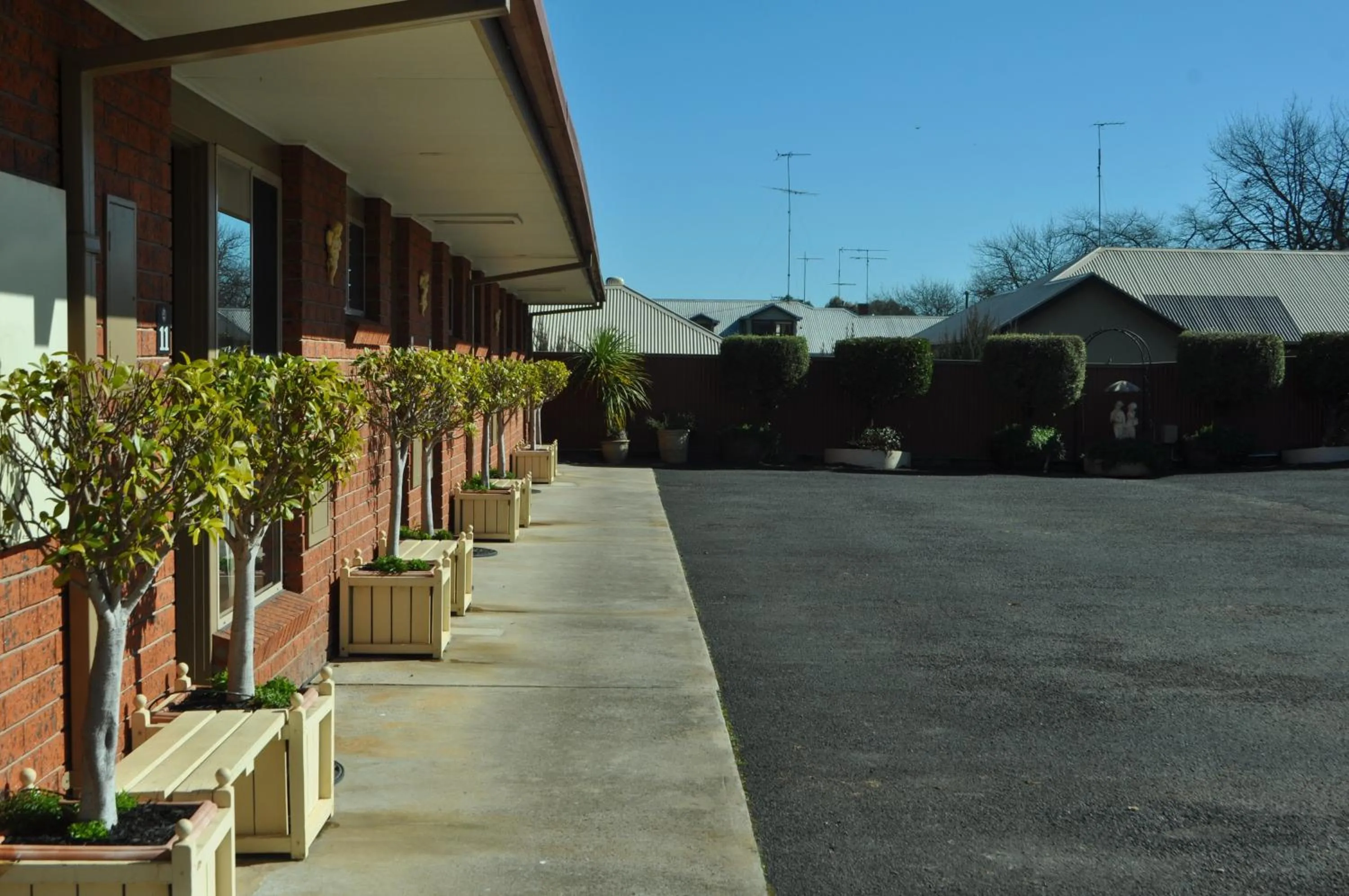 Parking in AAt 28 Goldsmith Motel