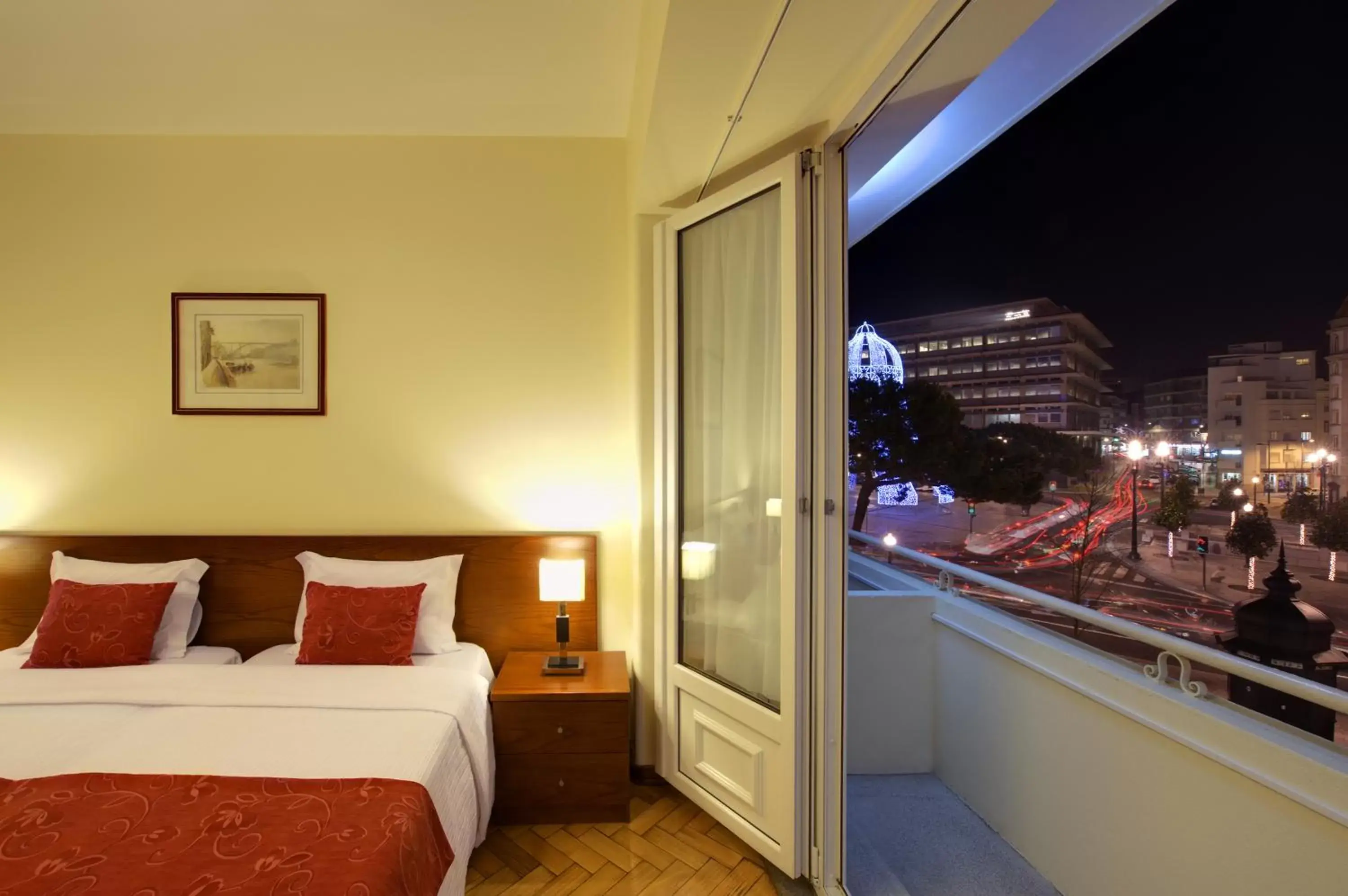 Photo of the whole room, Bed in Vera Cruz Porto Downtown Hotel