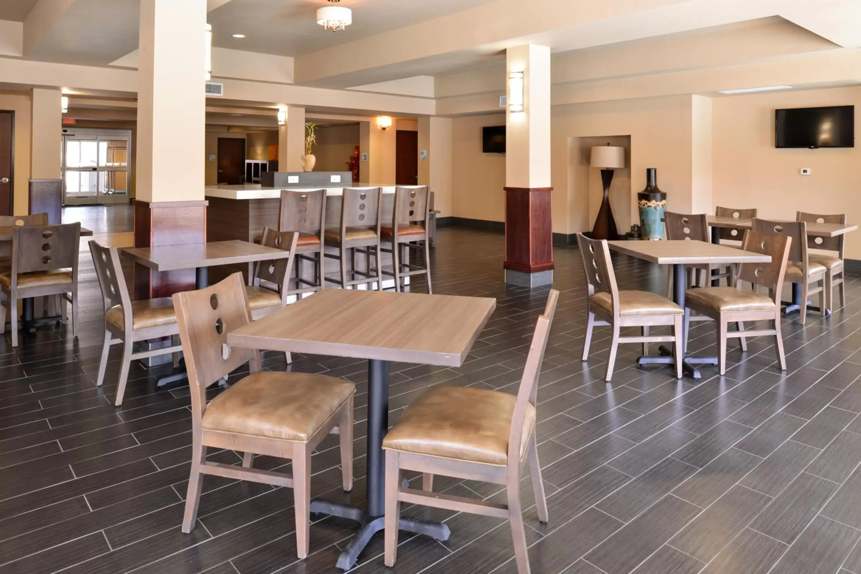 Breakfast, Restaurant/Places to Eat in Holiday Inn Express & Suites Globe, an IHG Hotel