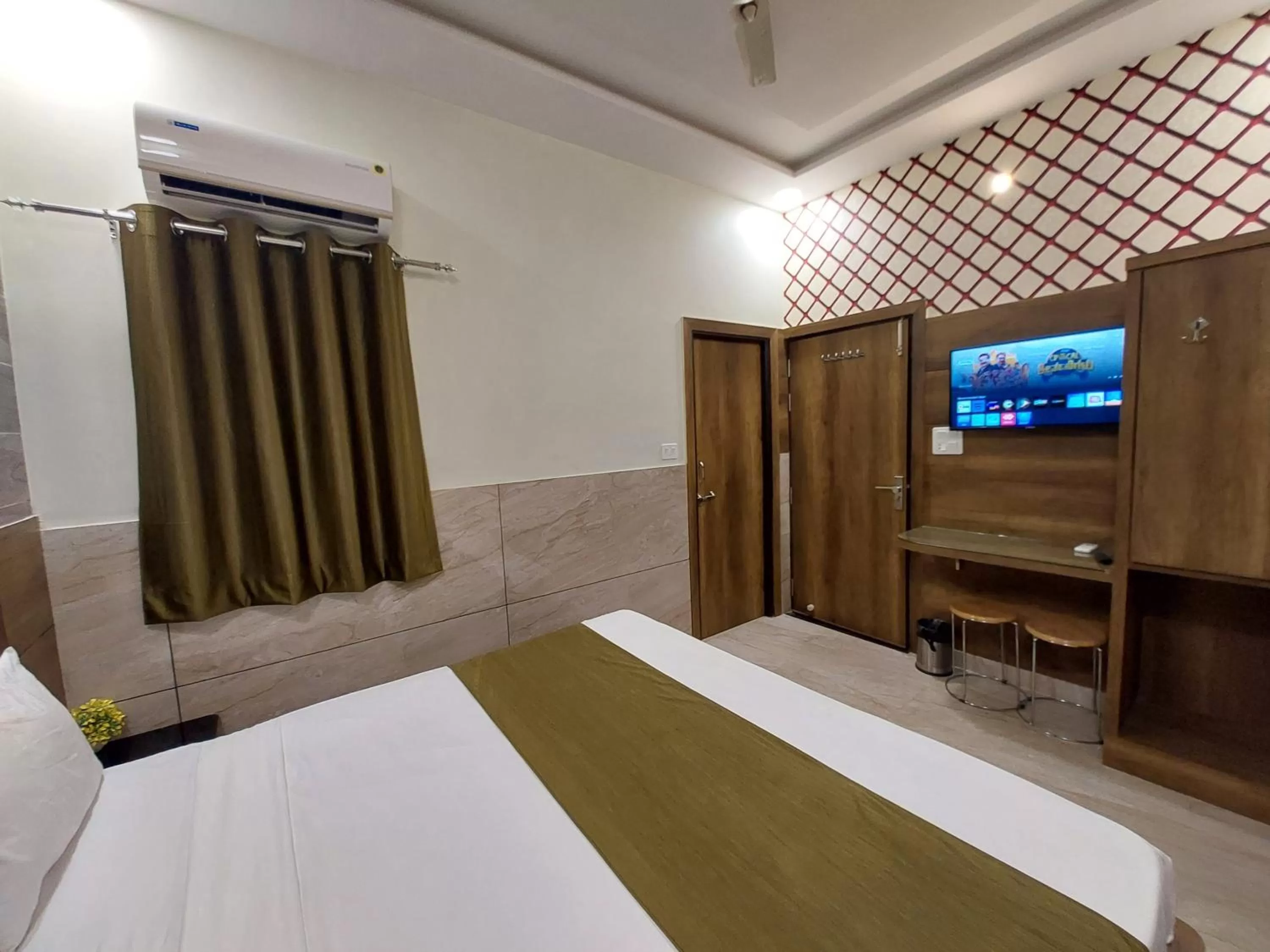 Bed in Taj Nice Point Manage by Taj Sunrise Group