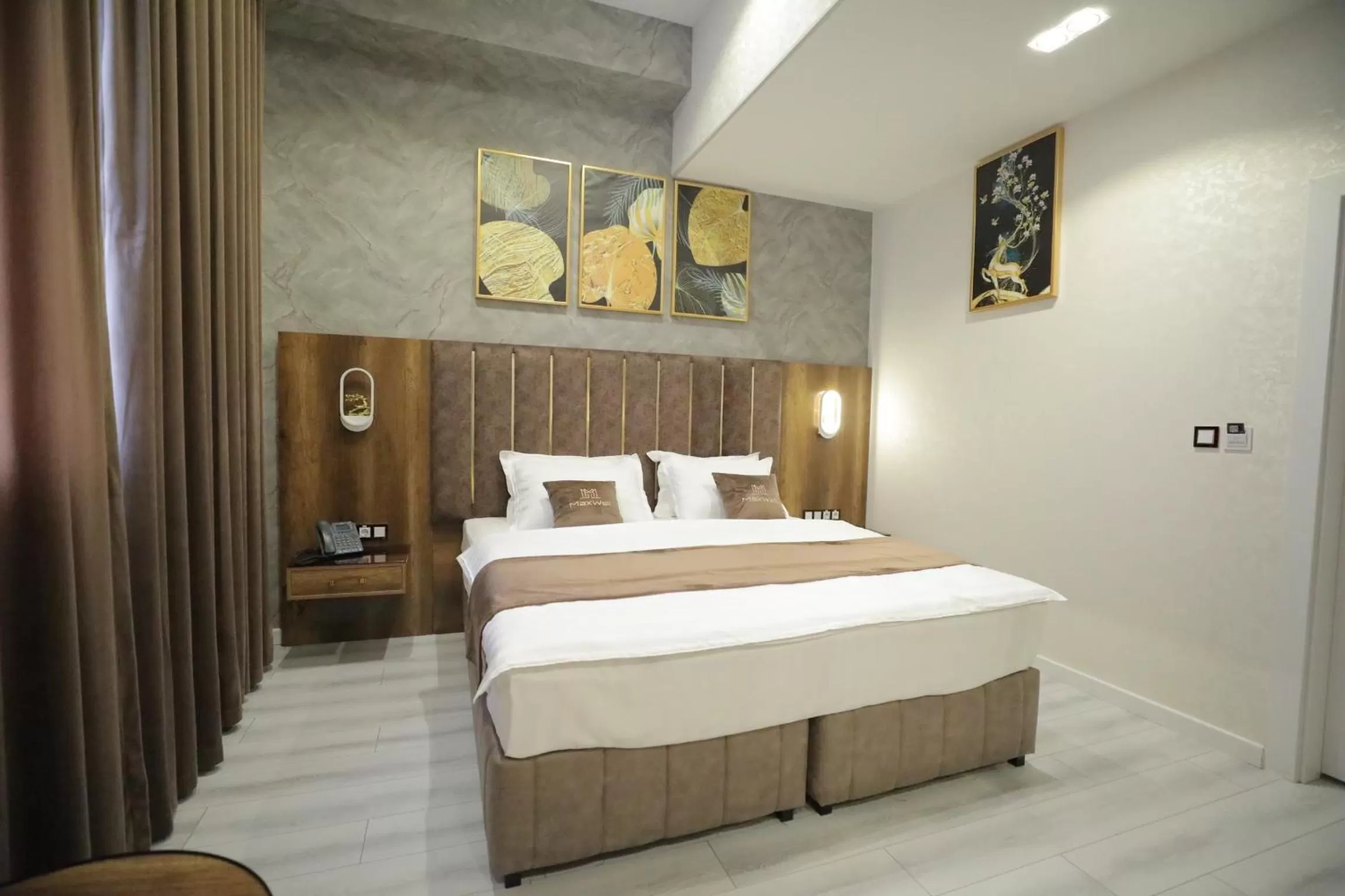 Bed in MaxWell Hotel & SPA