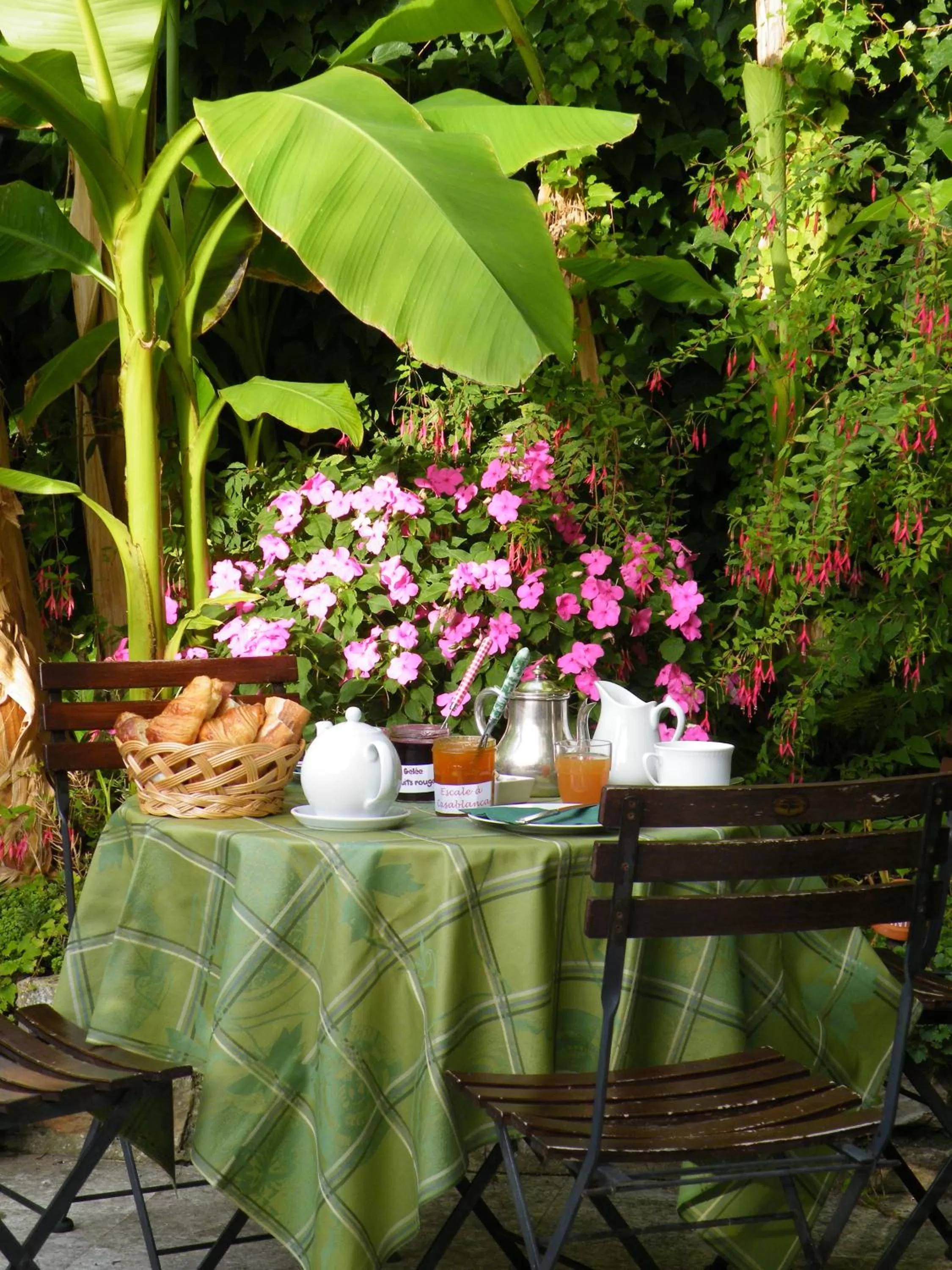 Continental breakfast in Hôtel Diderot