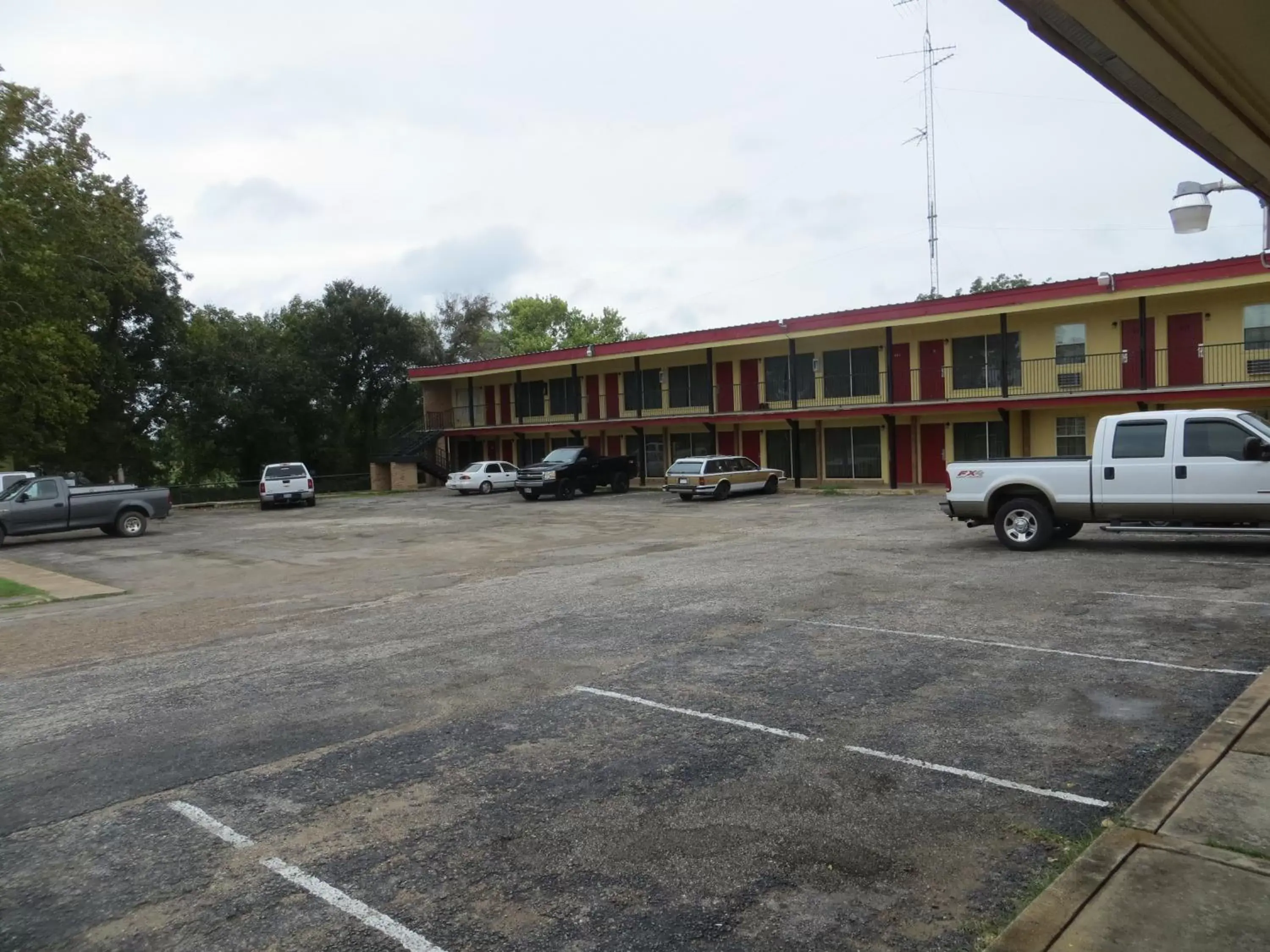 Property Building in Cottonwood Inn