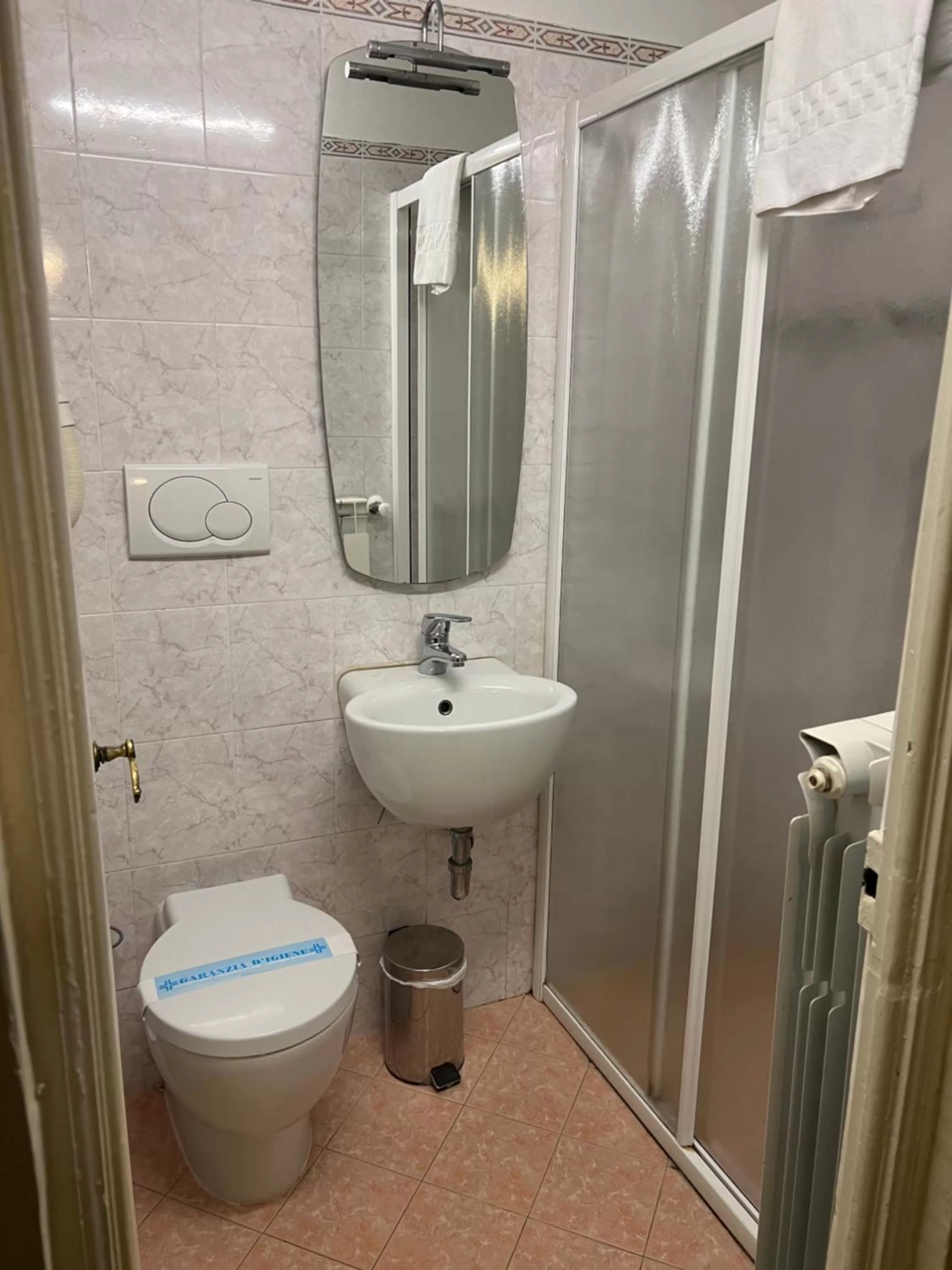 Shower in Hotel Villa Liana