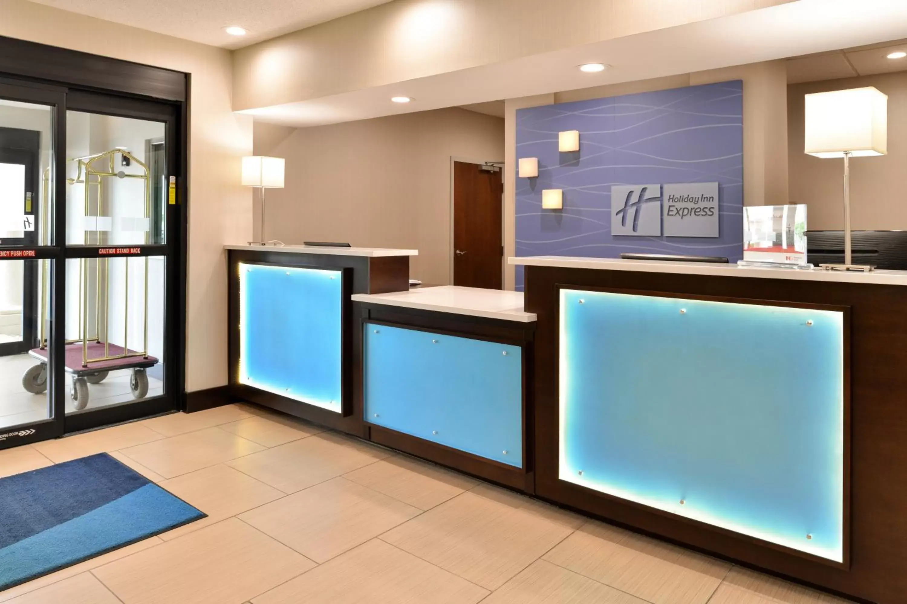 Property building, Lobby/Reception in Holiday Inn Express Hotel & Suites Cincinnati-Blue Ash, an IHG Hotel