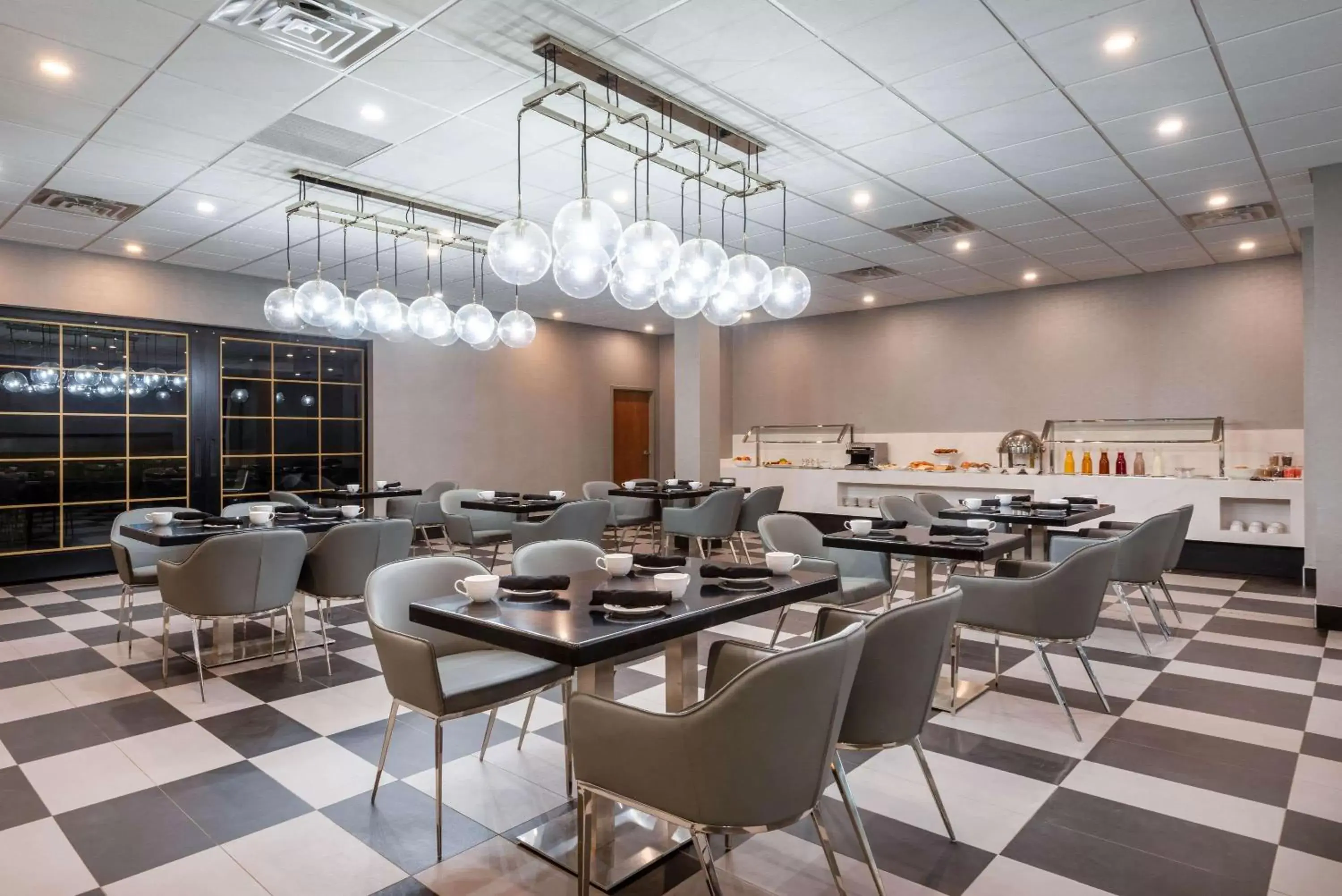 Restaurant/places to eat in Wyndham Lancaster Resort and Convention Center