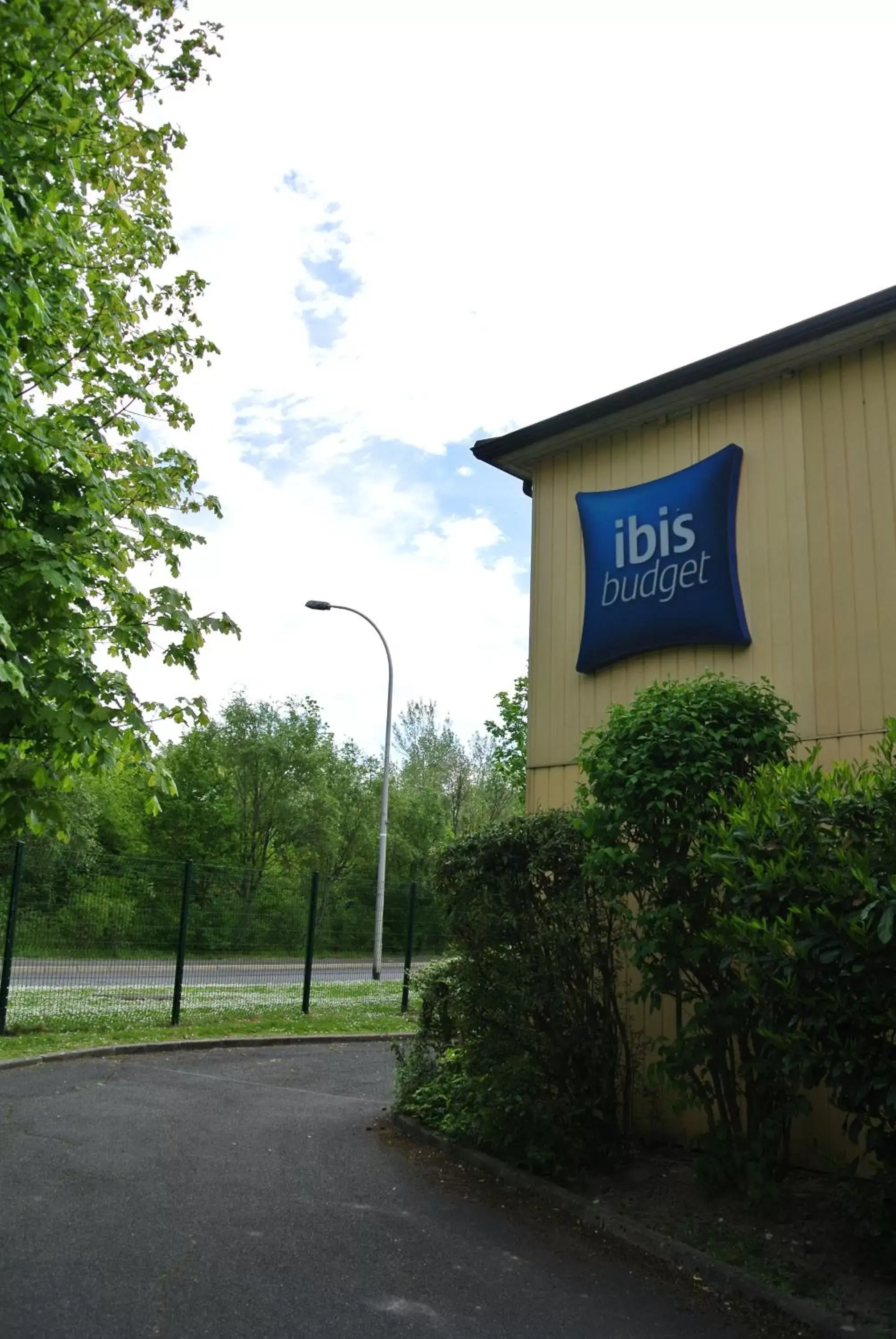 View (from property/room), Property Logo/Sign in ibis budget Marne la Vallée Bry sur Marne