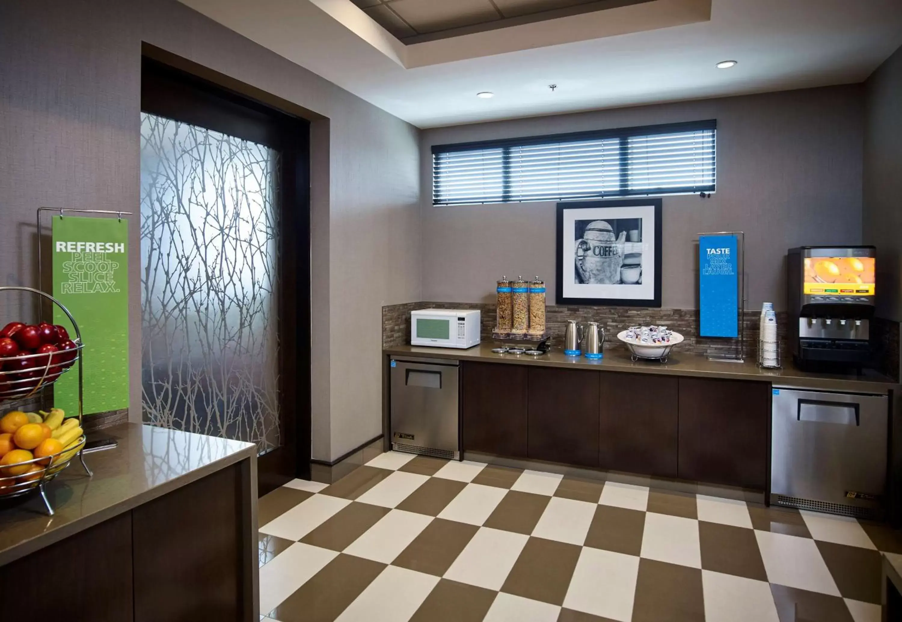 Restaurant/places to eat in Hampton Inn by Hilton Timmins Restaurant/places to eat in Hampton Inn by Hilton Timmins