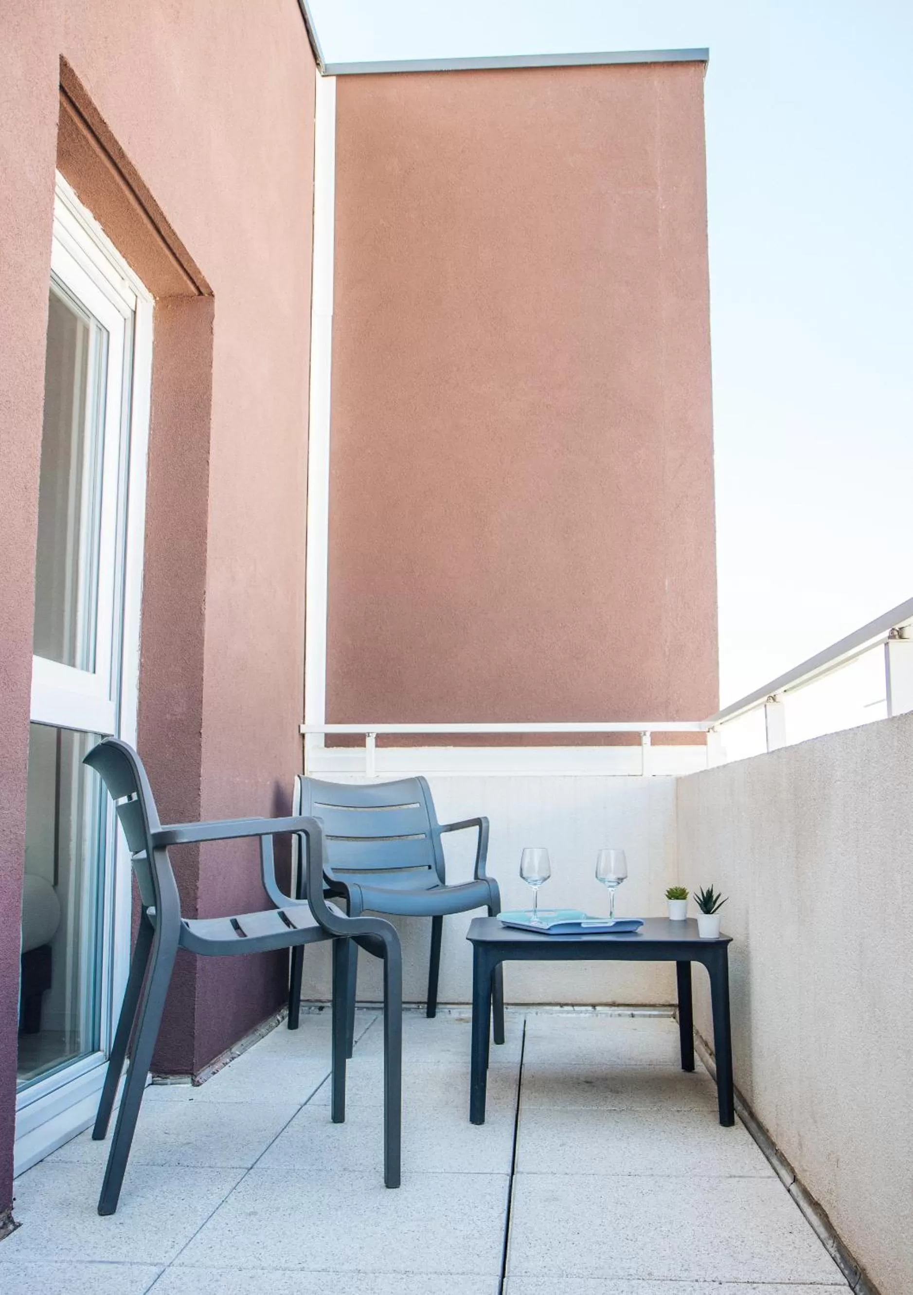 Balcony/Terrace in Twenty Business Flats Nîmes Trigone