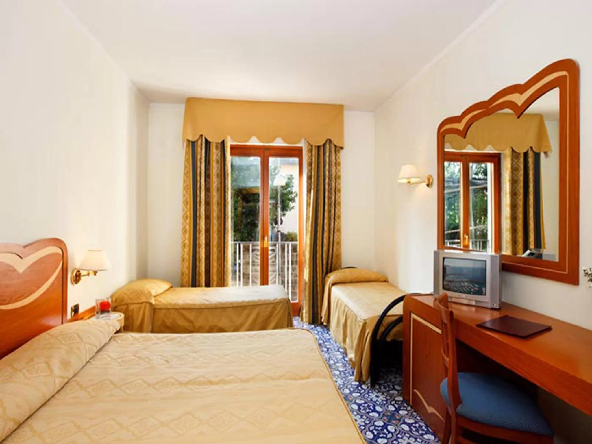 Photo of the whole room, Bed in Hotel Albatros