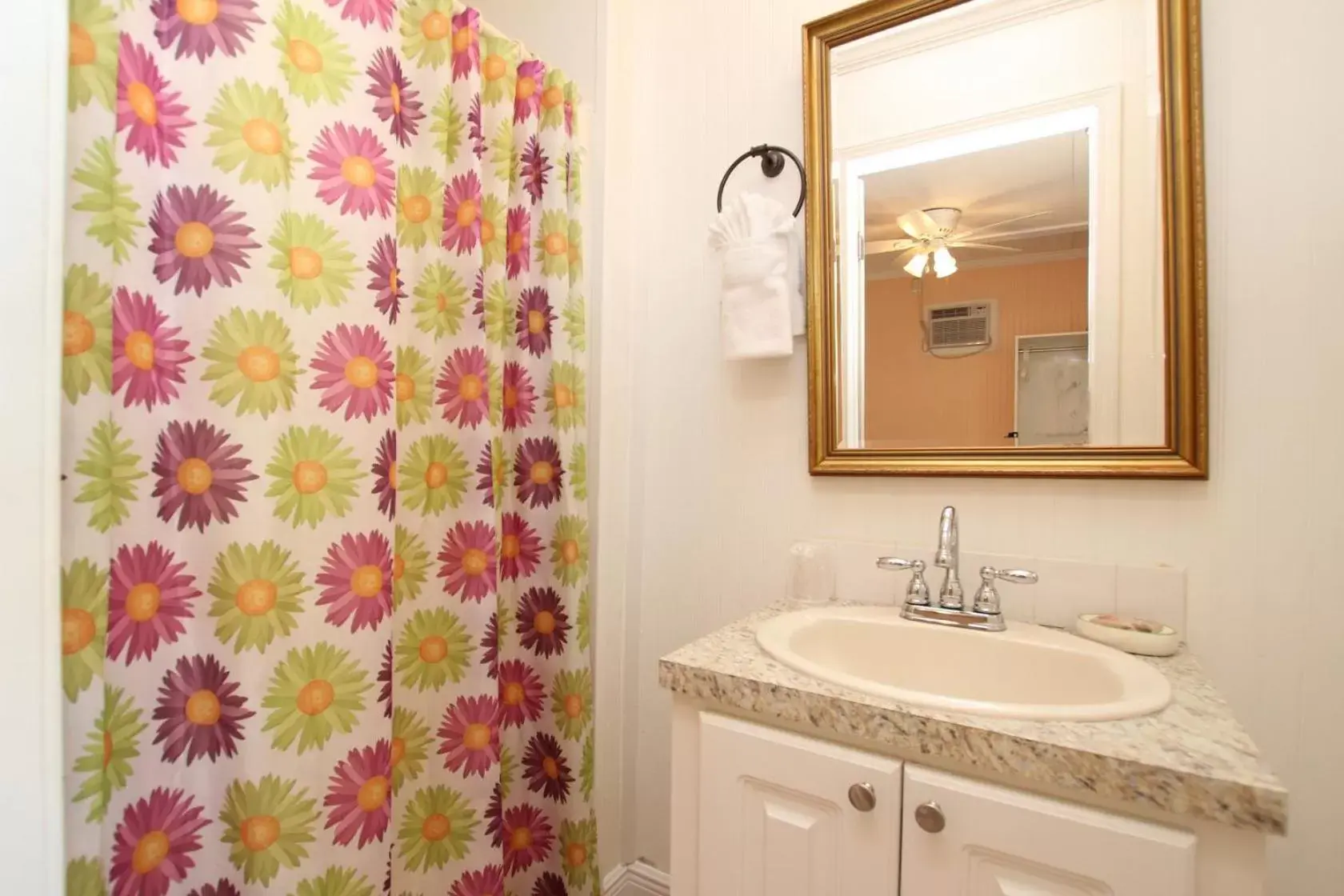 Bathroom in Sunset Cove Beach Resort