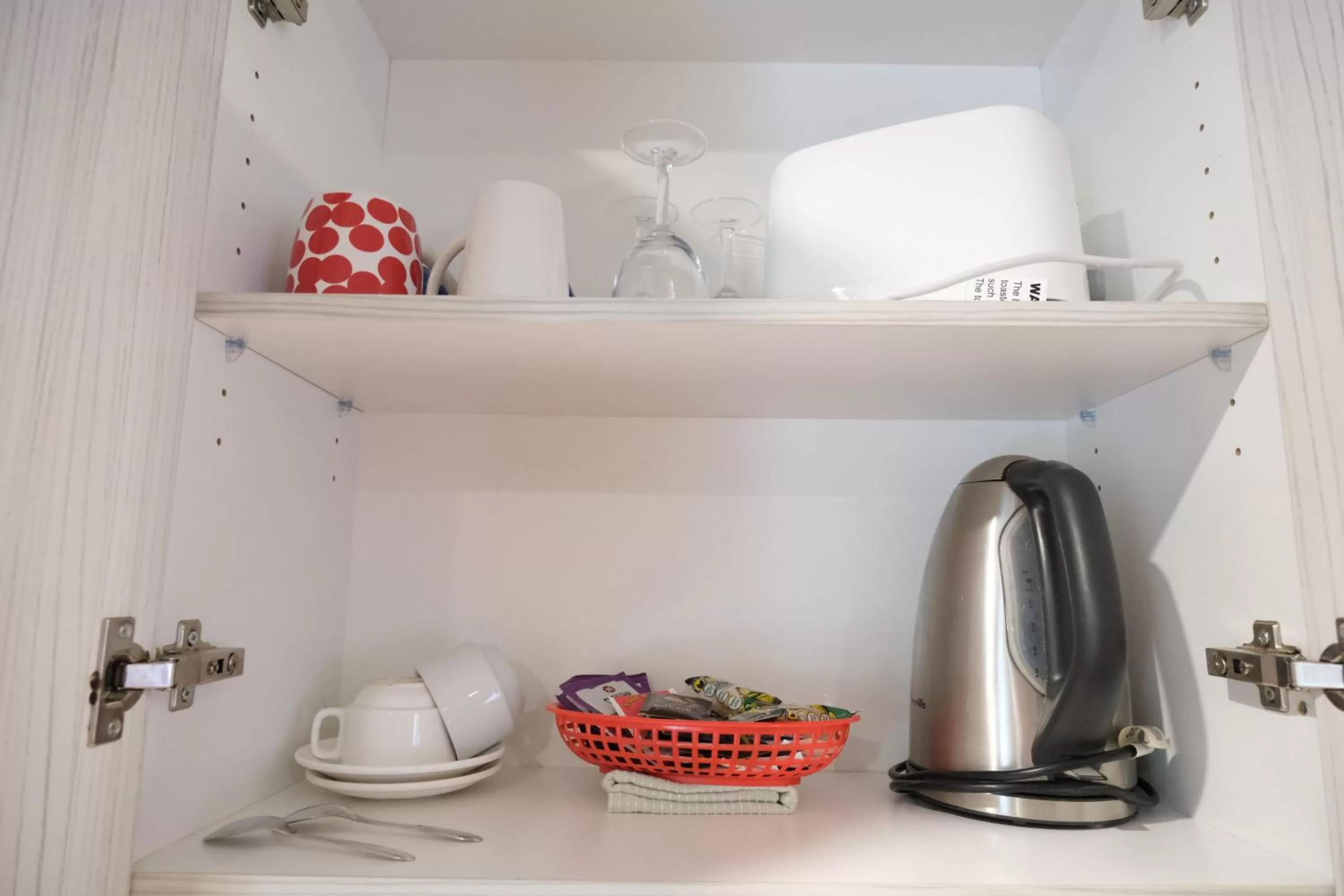 Coffee/tea facilities in Sapphire Palms Motel