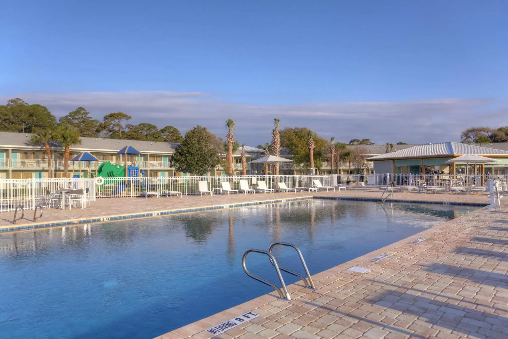 Swimming Pool in Holiday Inn Resort Jekyll Island, an IHG Hotel