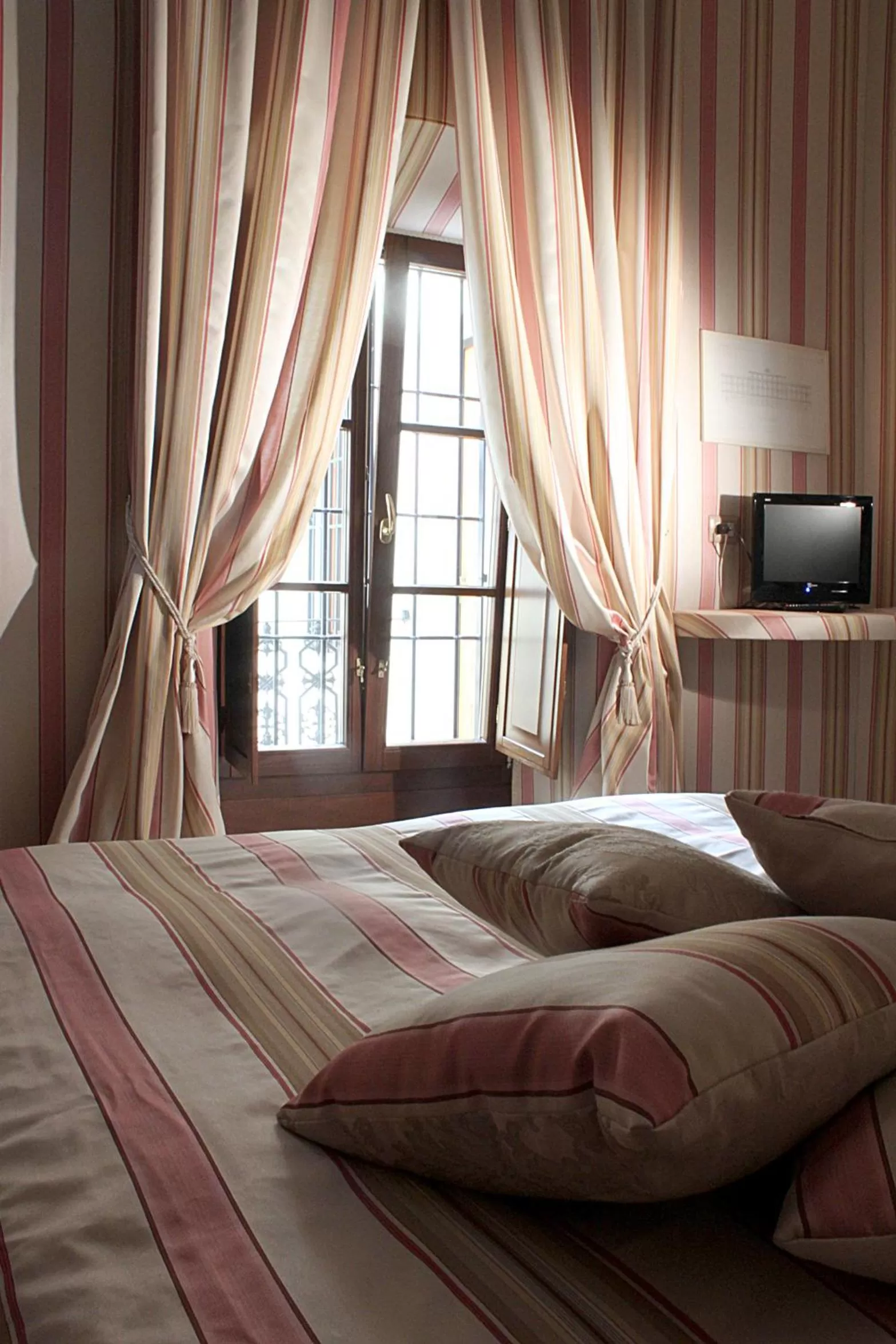 Bed in Palazzo Antica Via Appia