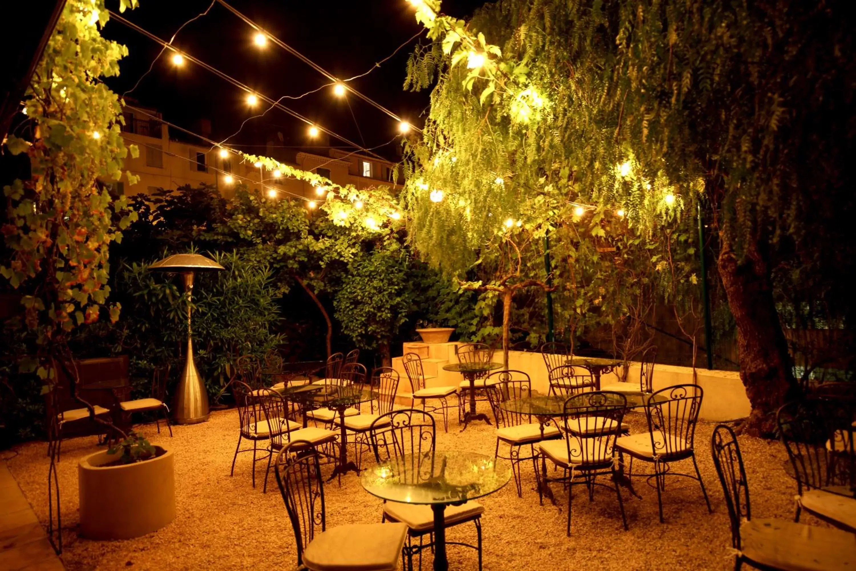 Garden, Restaurant/Places to Eat in Hotel Royal Bon Repos