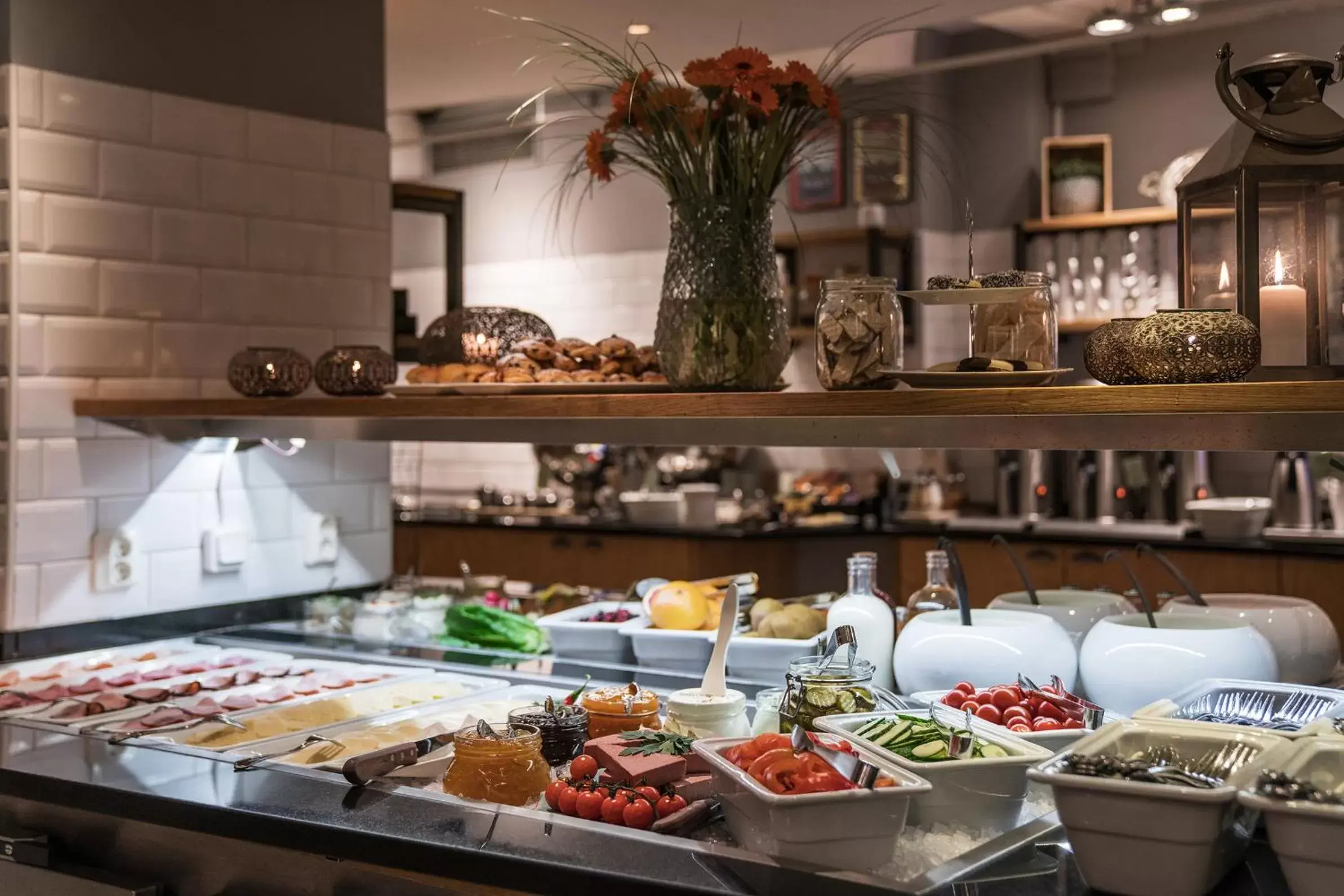 Continental breakfast in Clarion Grand Hotel